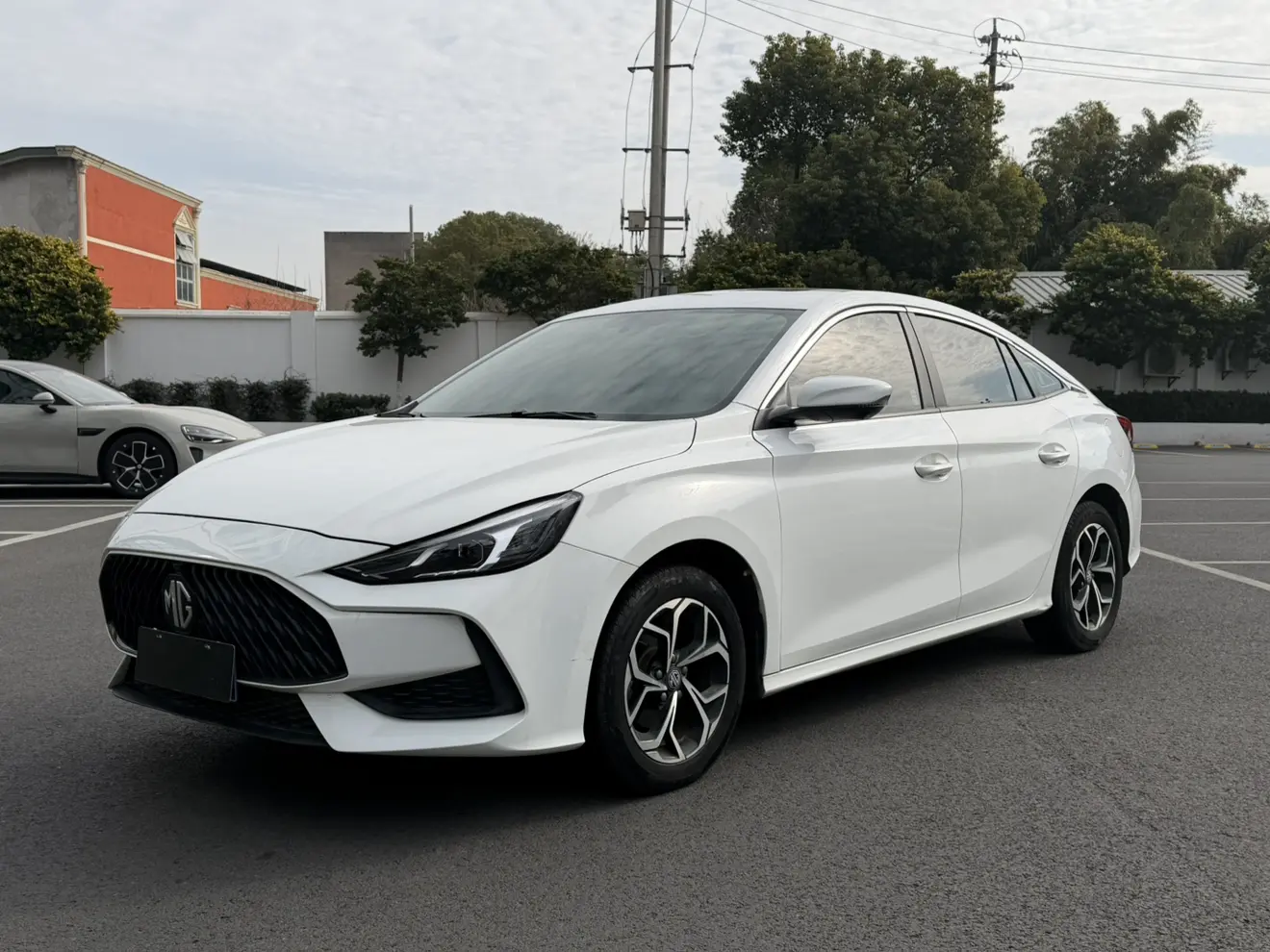 MG 5  из Китая