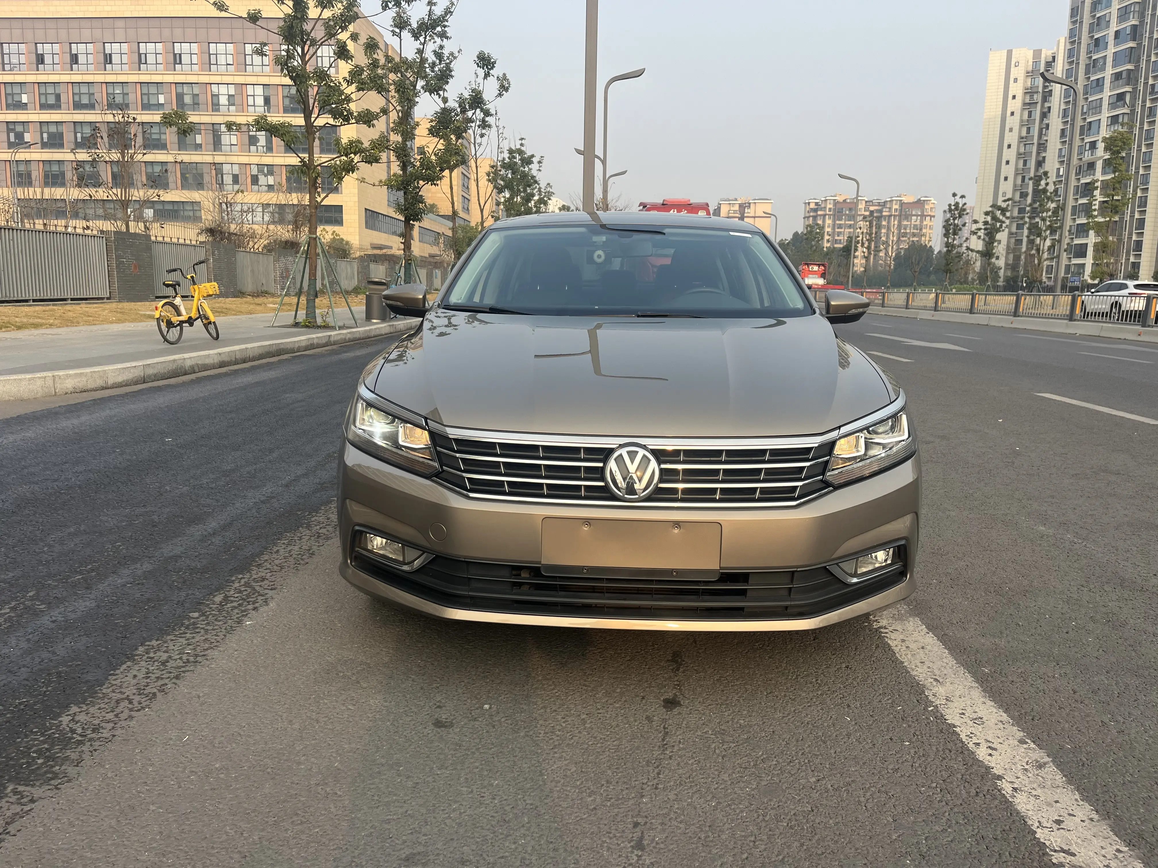 Volkswagen Passat  из Китая