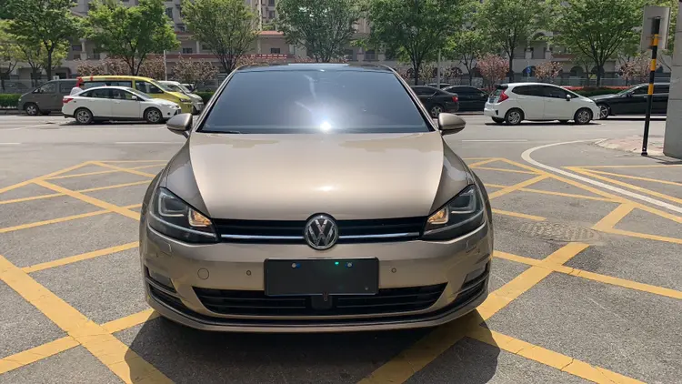Volkswagen Golf  из Китая
