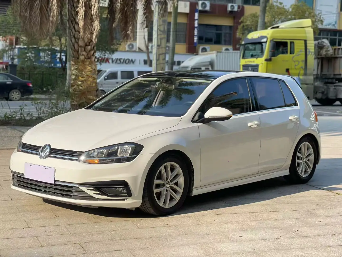 Volkswagen Golf  из Китая