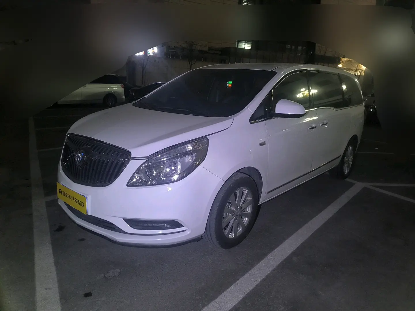 Buick GL8  из Китая