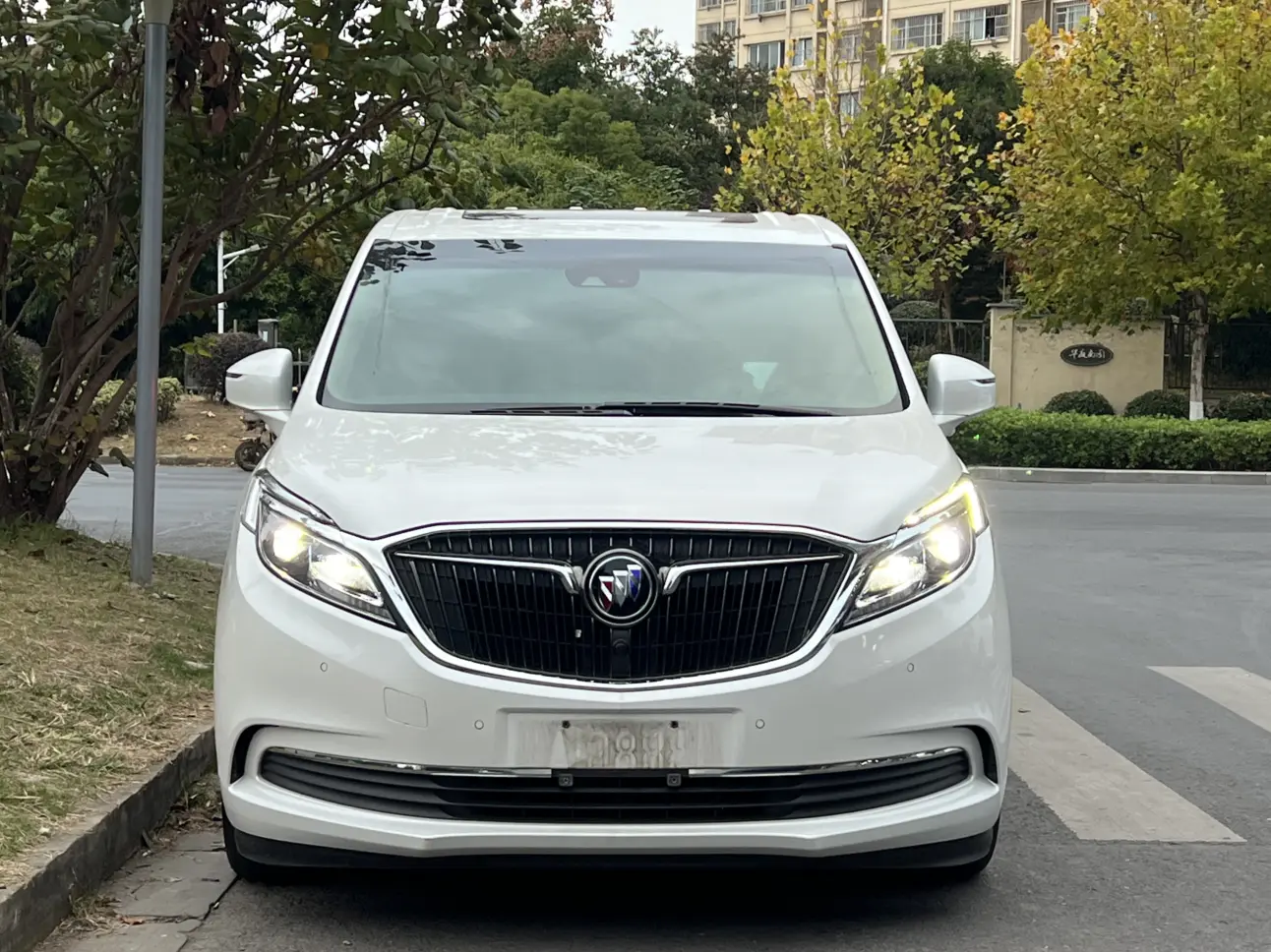 Buick GL8  из Китая