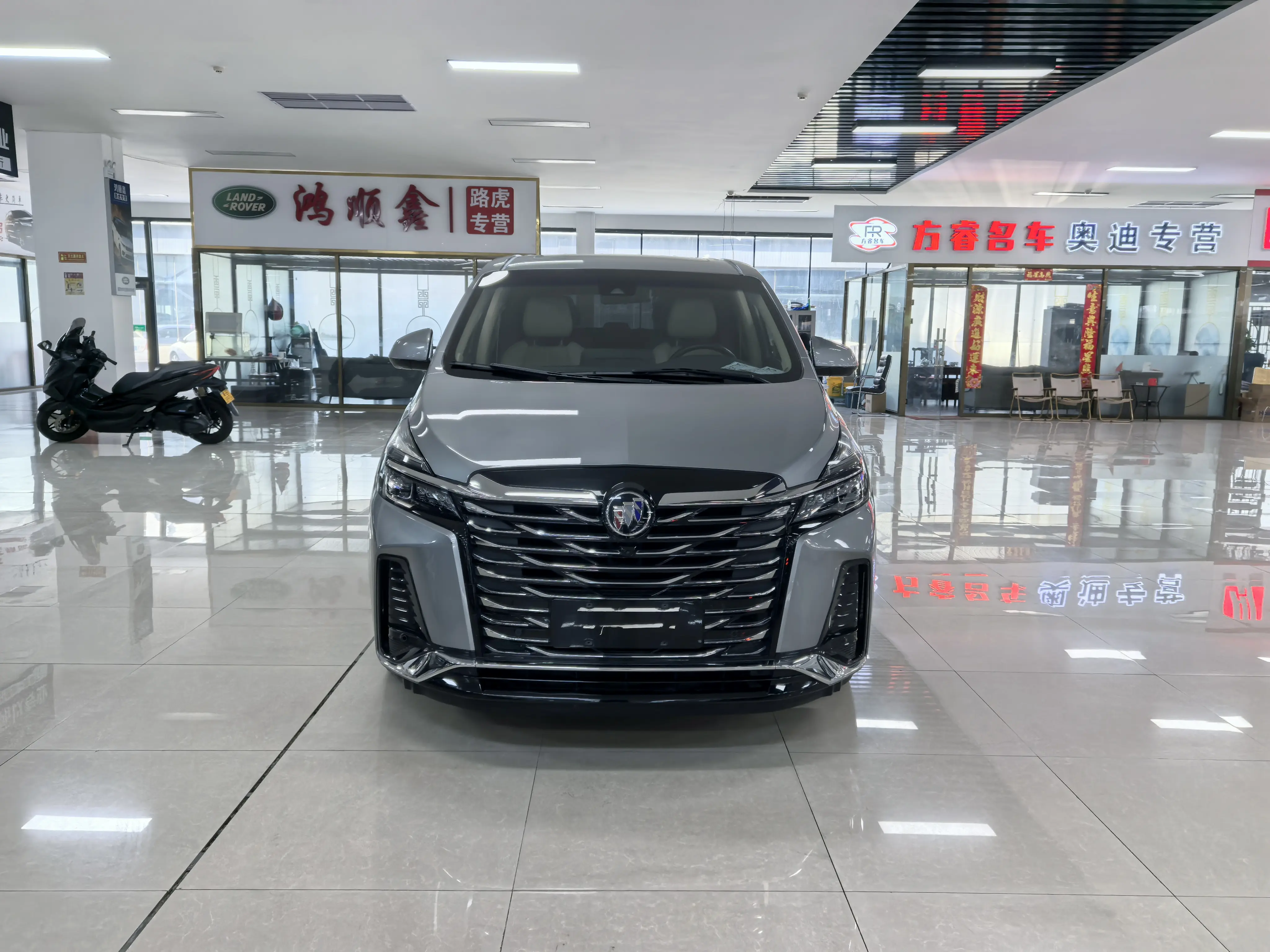 Buick GL8  из Китая