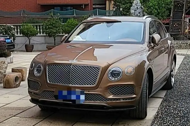 Bentley Bentayga  из Китая