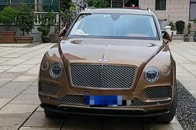 Bentley Bentayga  из Китая