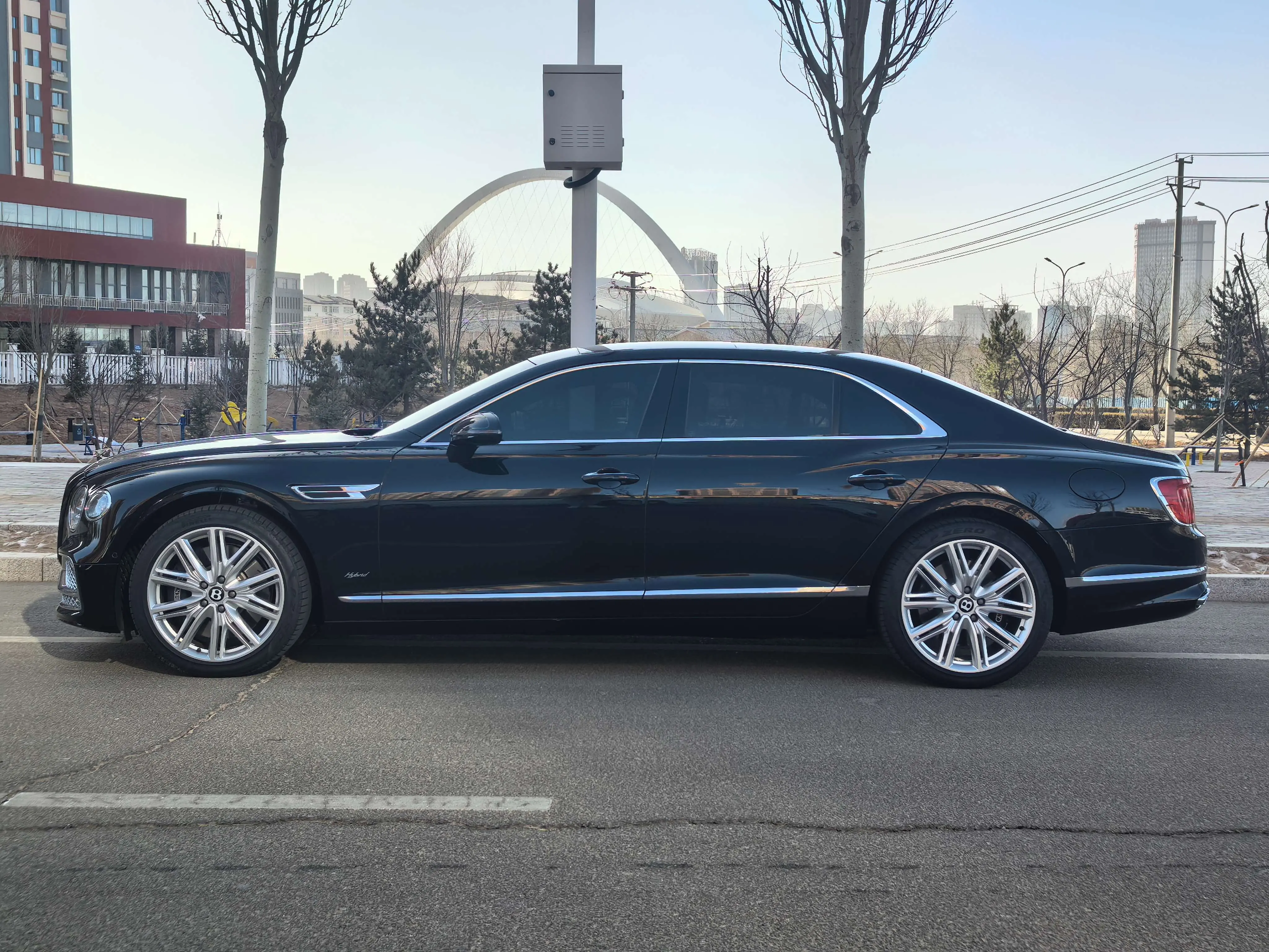 Bentley Flying Spur PHEV  из Китая