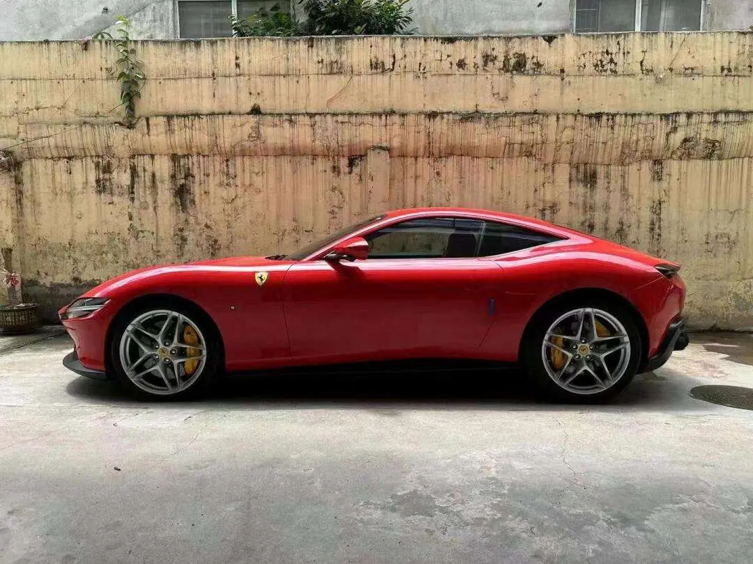 Ferrari Roma  из Китая