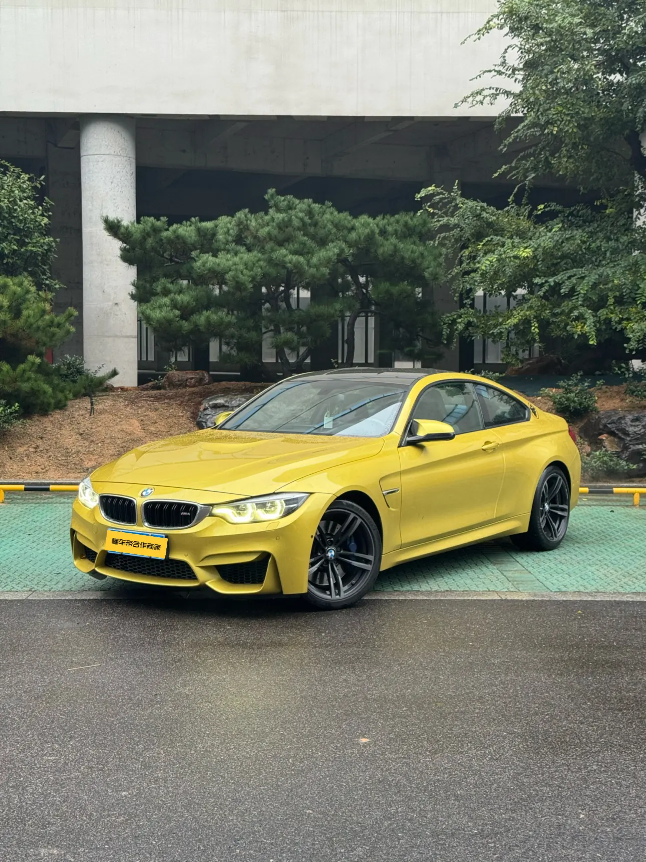 BMW M4  из Китая