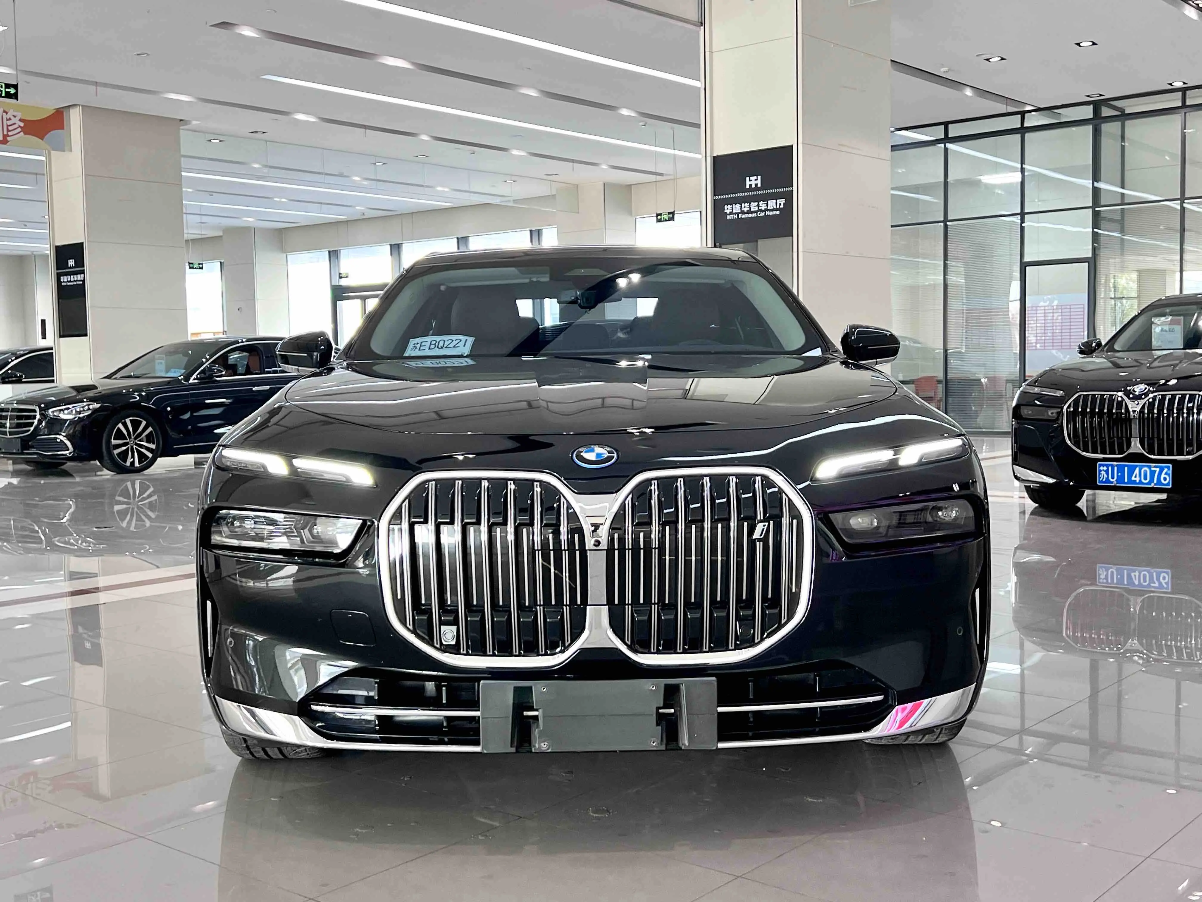 BMW i7  из Китая