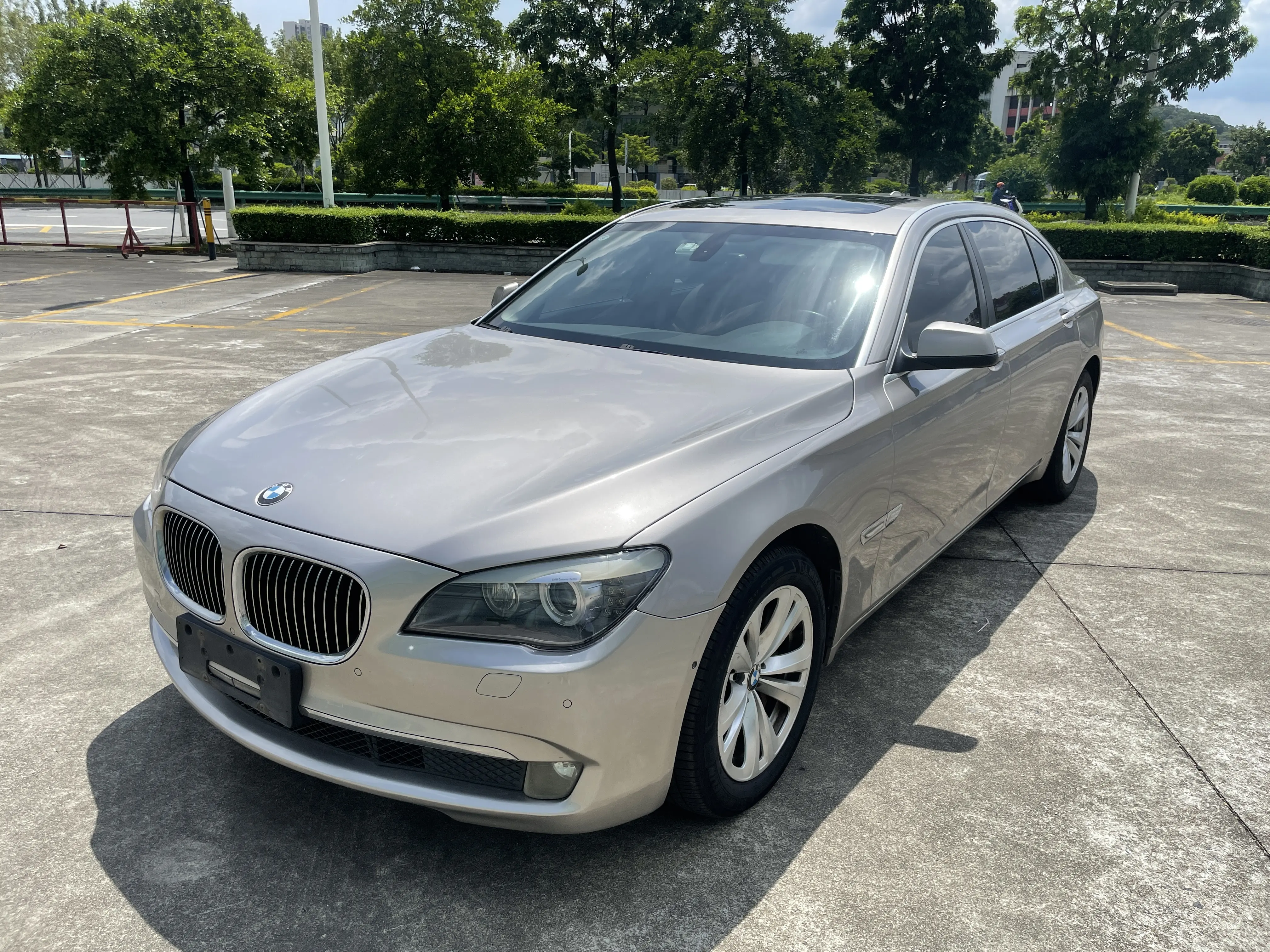 BMW 7 Series  из Китая