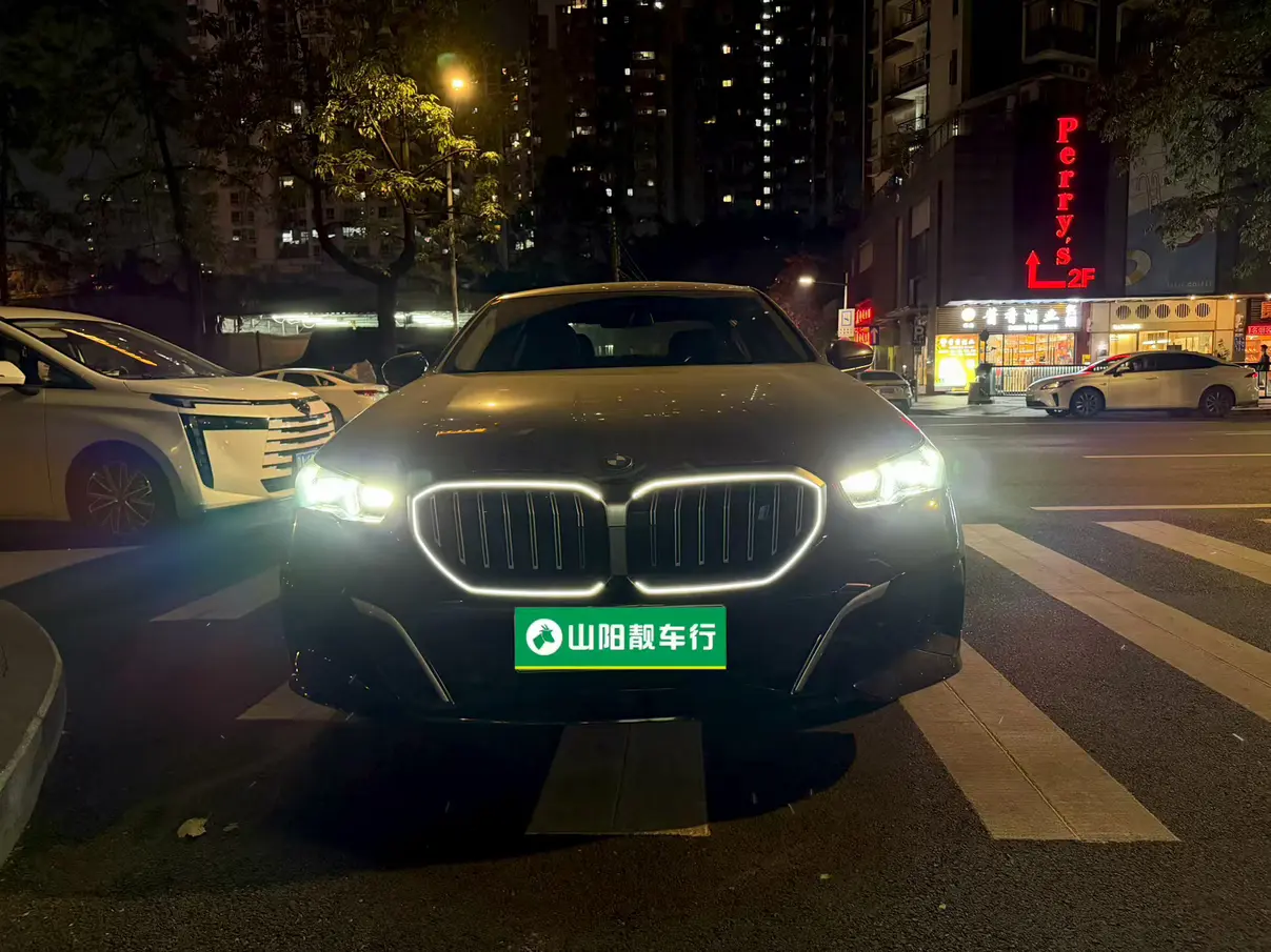 BMW i5  из Китая