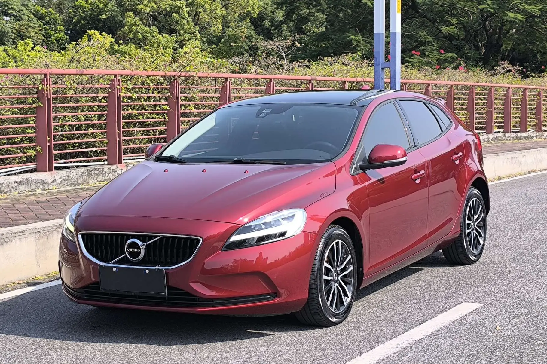 Volvo V40  из Китая