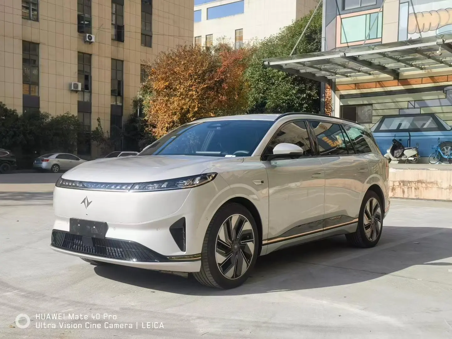 Dongfeng Eπ008  из Китая