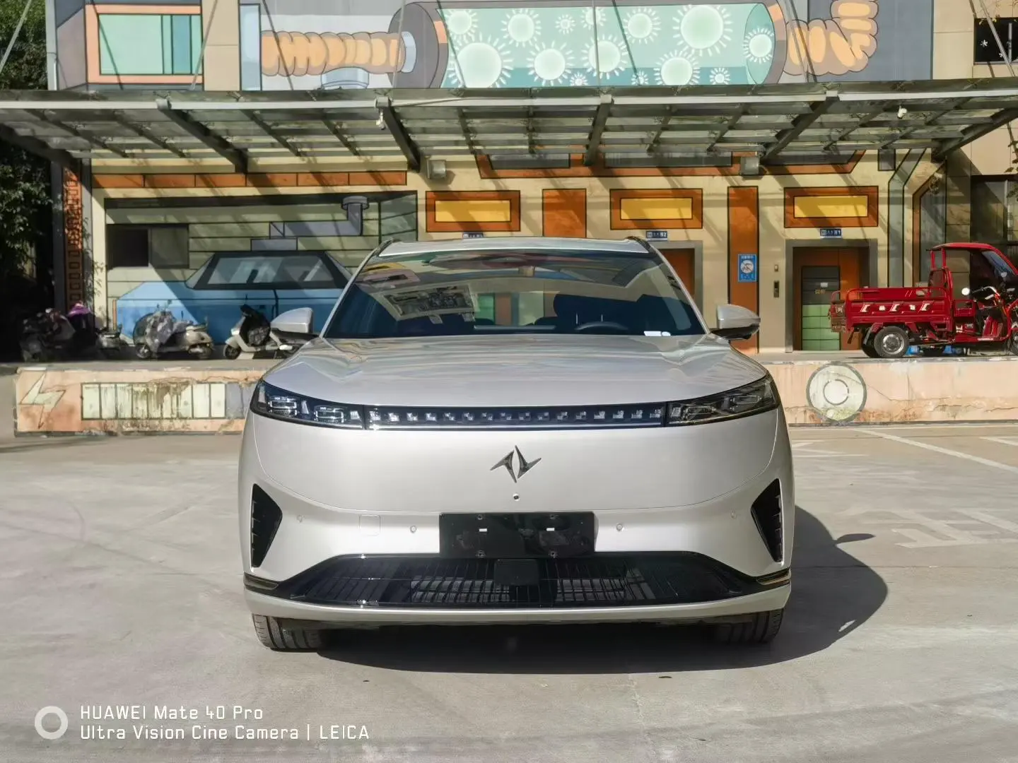 Dongfeng Eπ008  из Китая