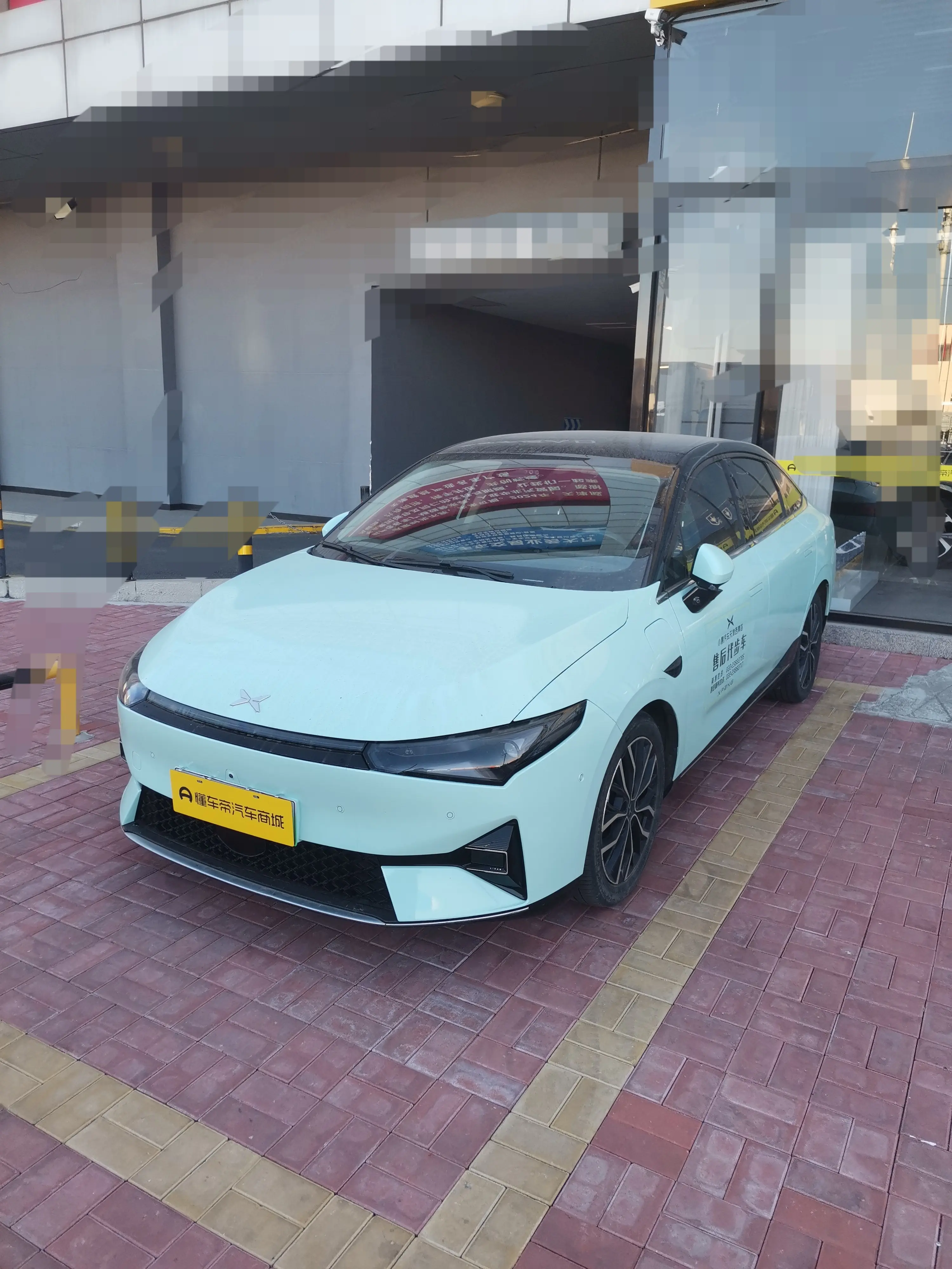 Xpeng P5  из Китая