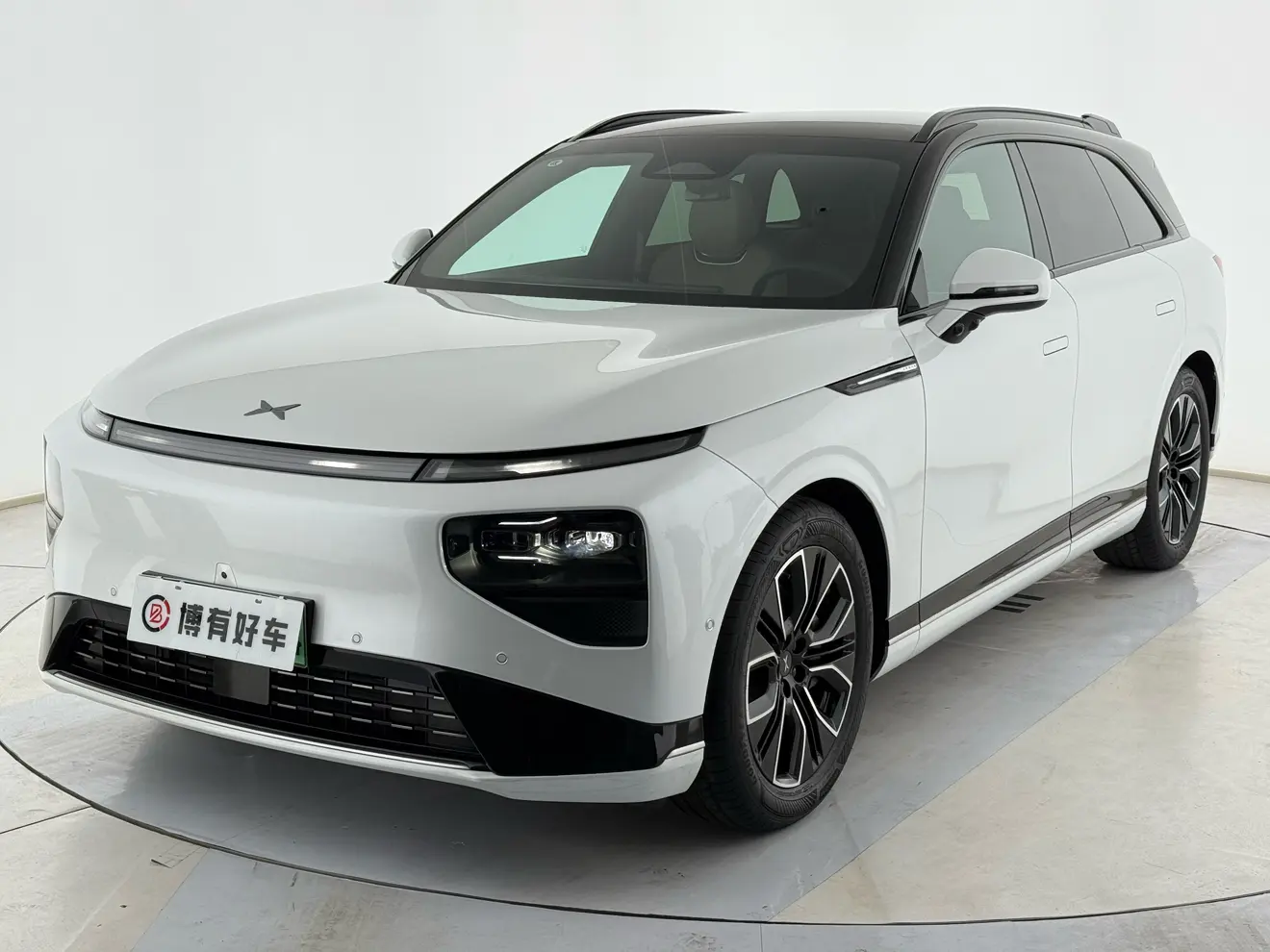 Xpeng G9  из Китая