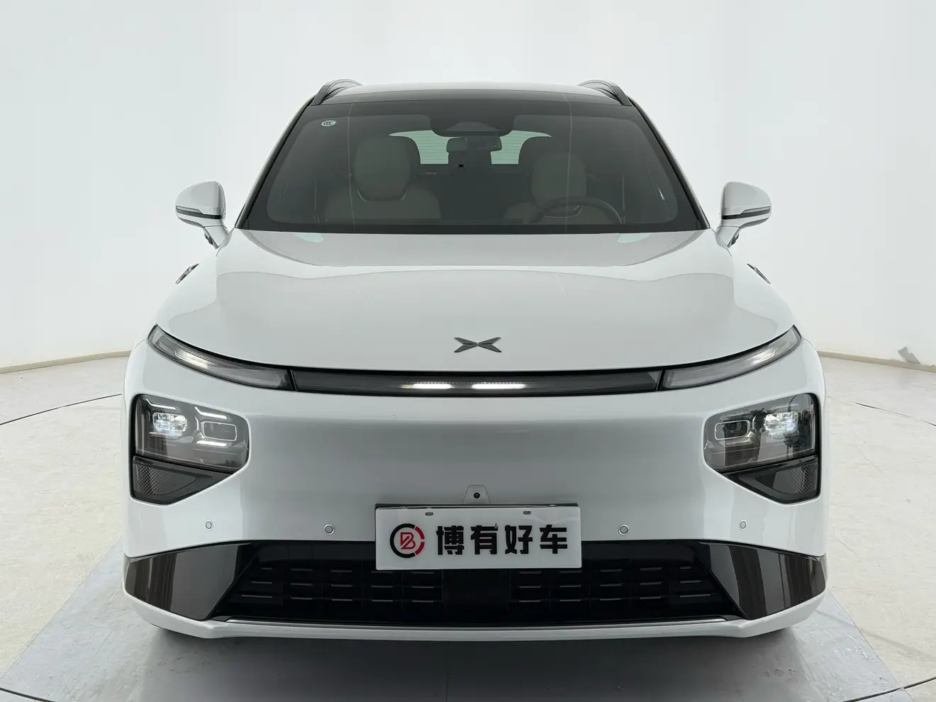 Xpeng G9  из Китая