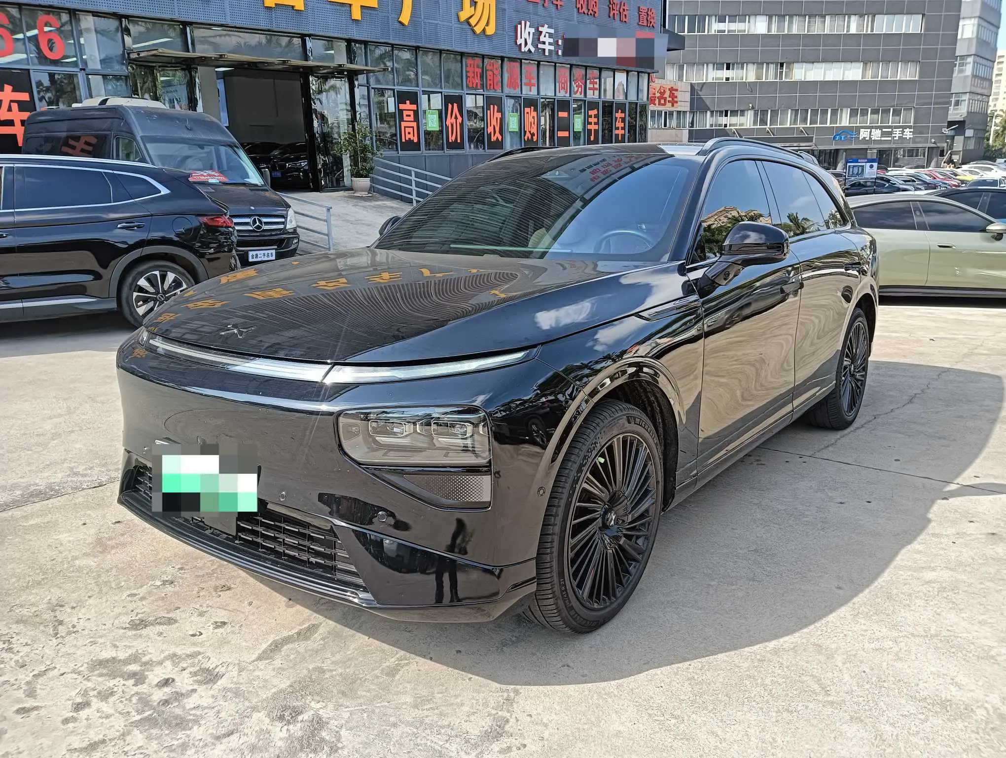 Xpeng G9  из Китая