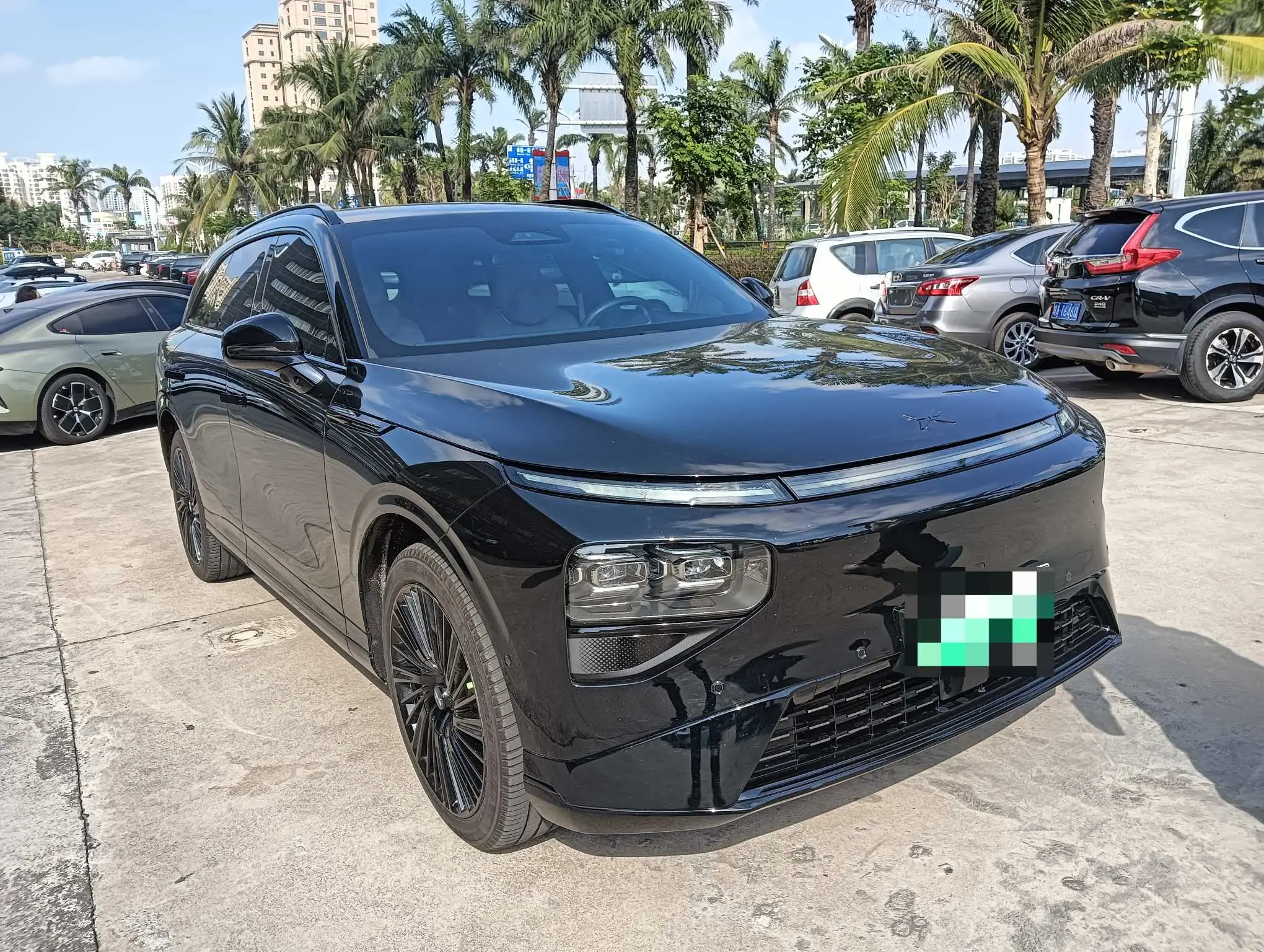 Xpeng G9  из Китая