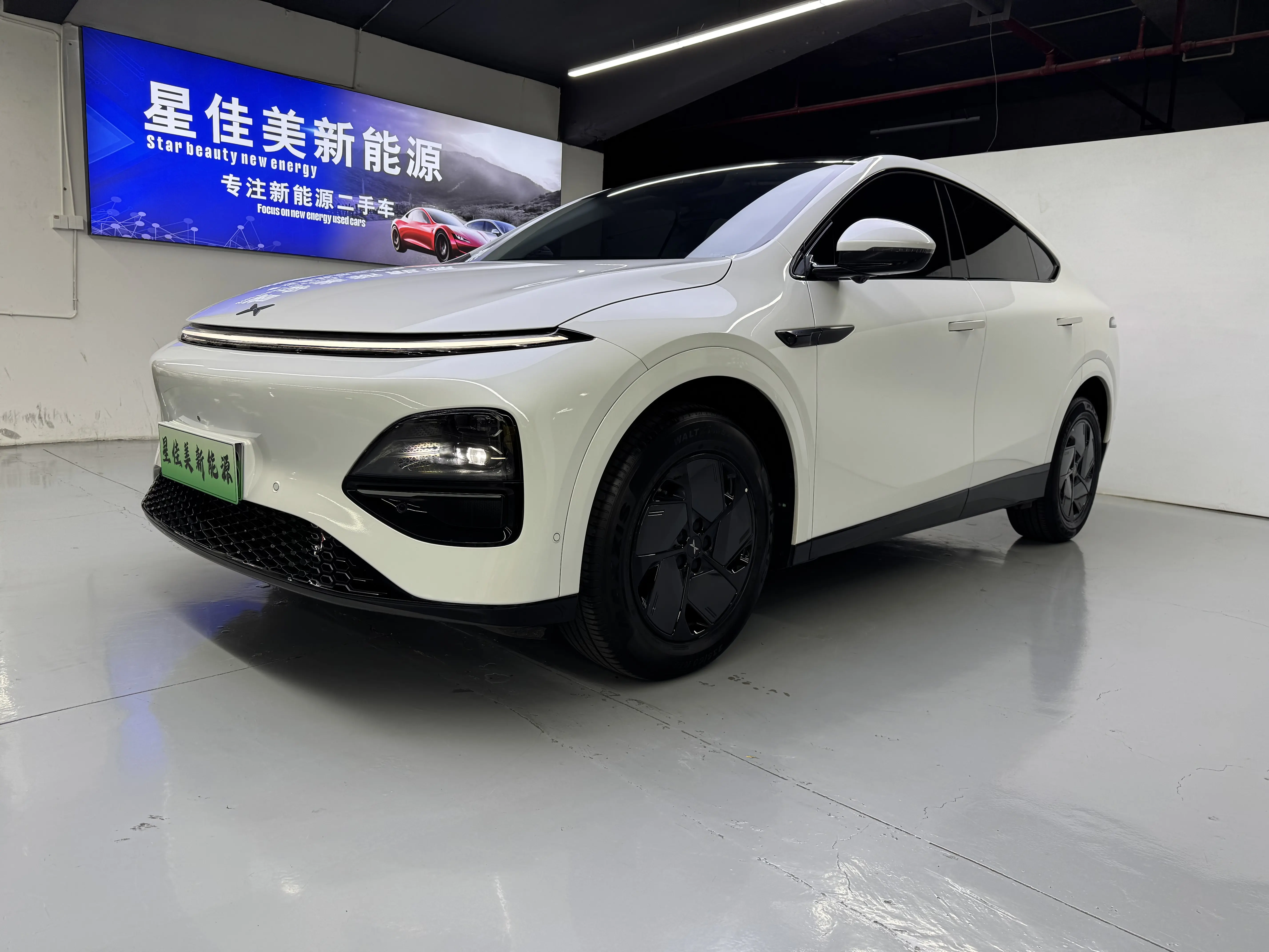 Xpeng G6  из Китая