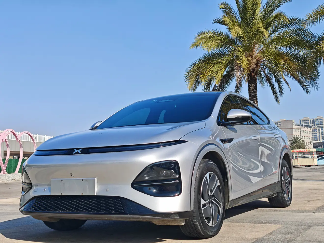 Xpeng G6  из Китая