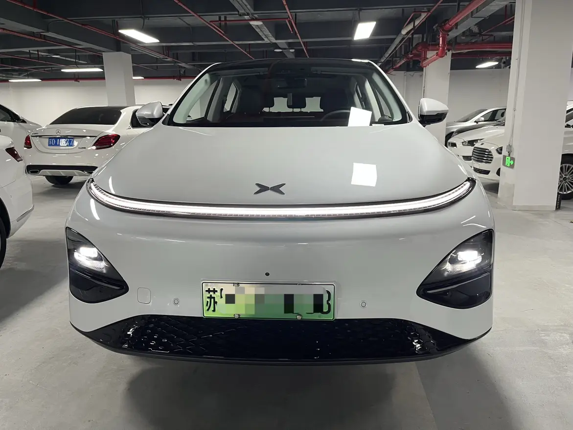 Xpeng G6  из Китая