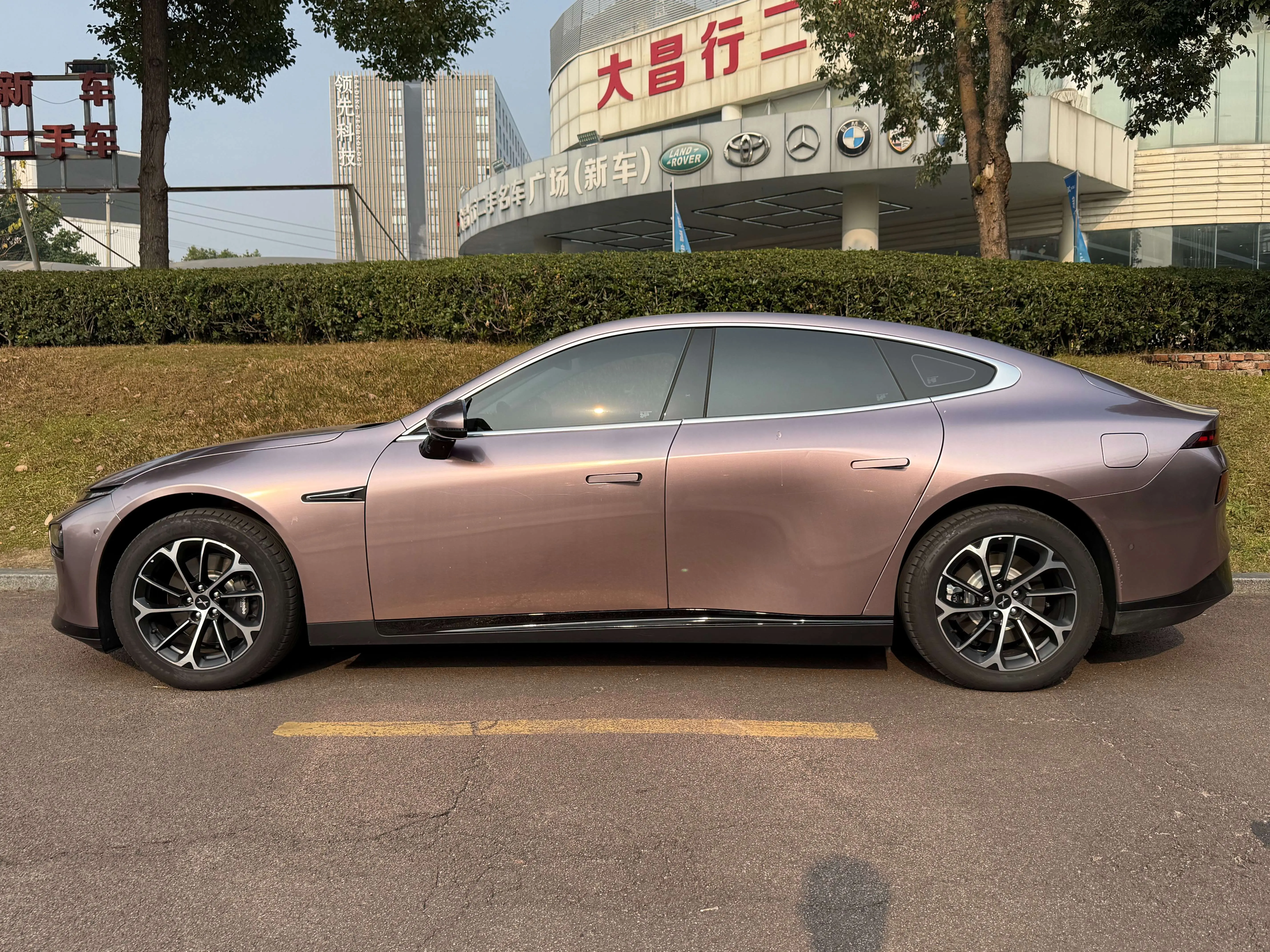 Xpeng P7  из Китая