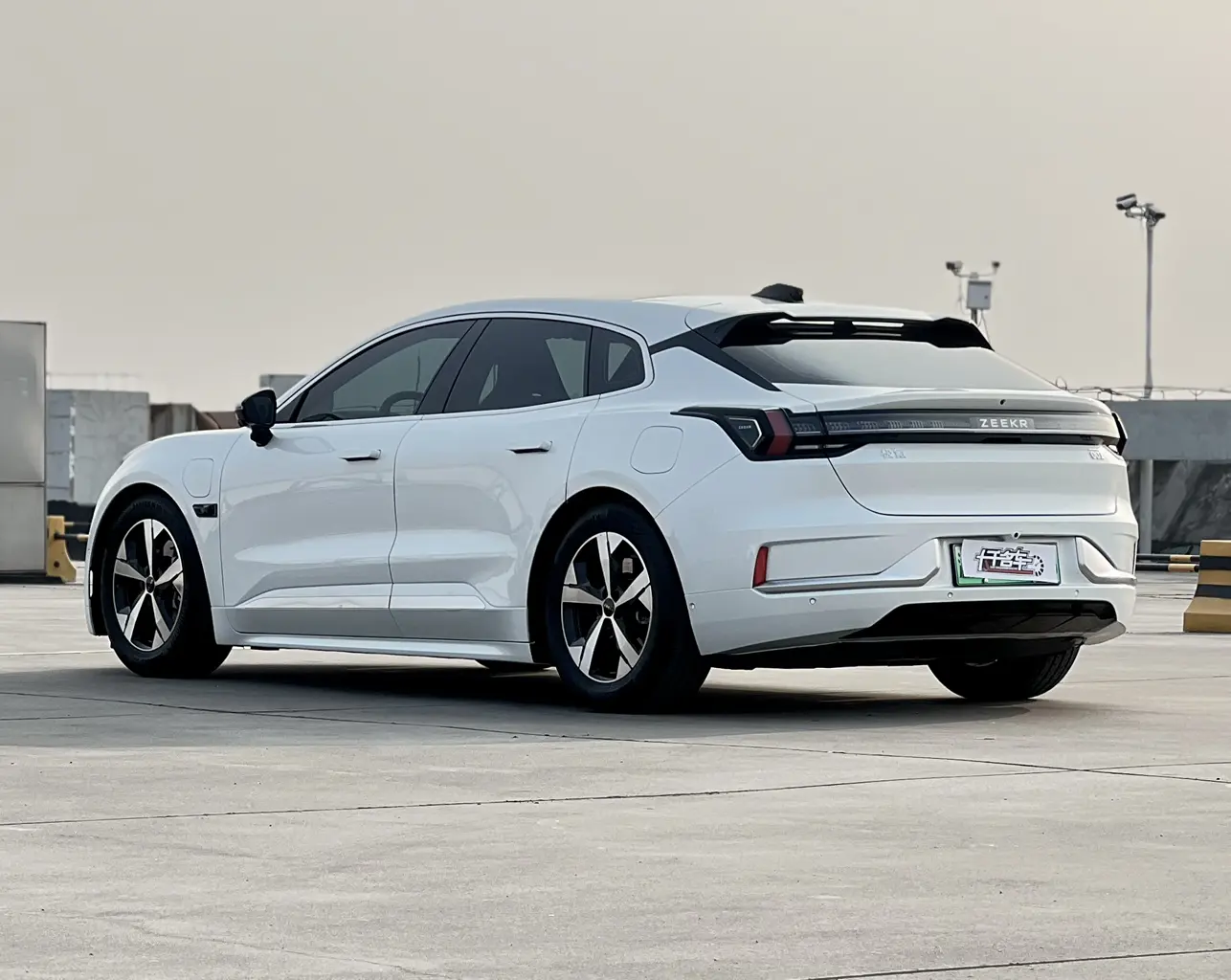 ZEEKR 001  из Китая