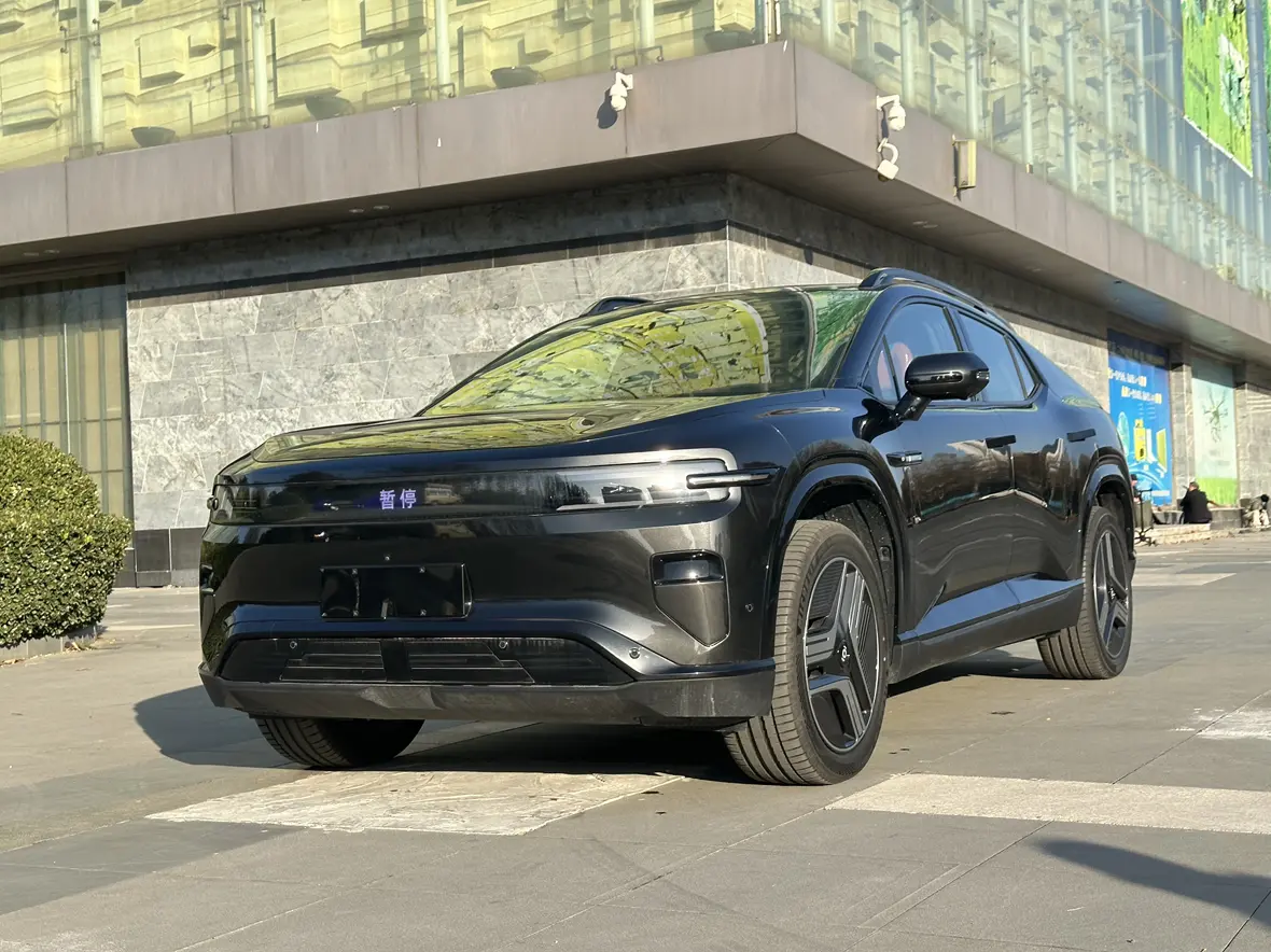 Changan Qiyuan E07  из Китая