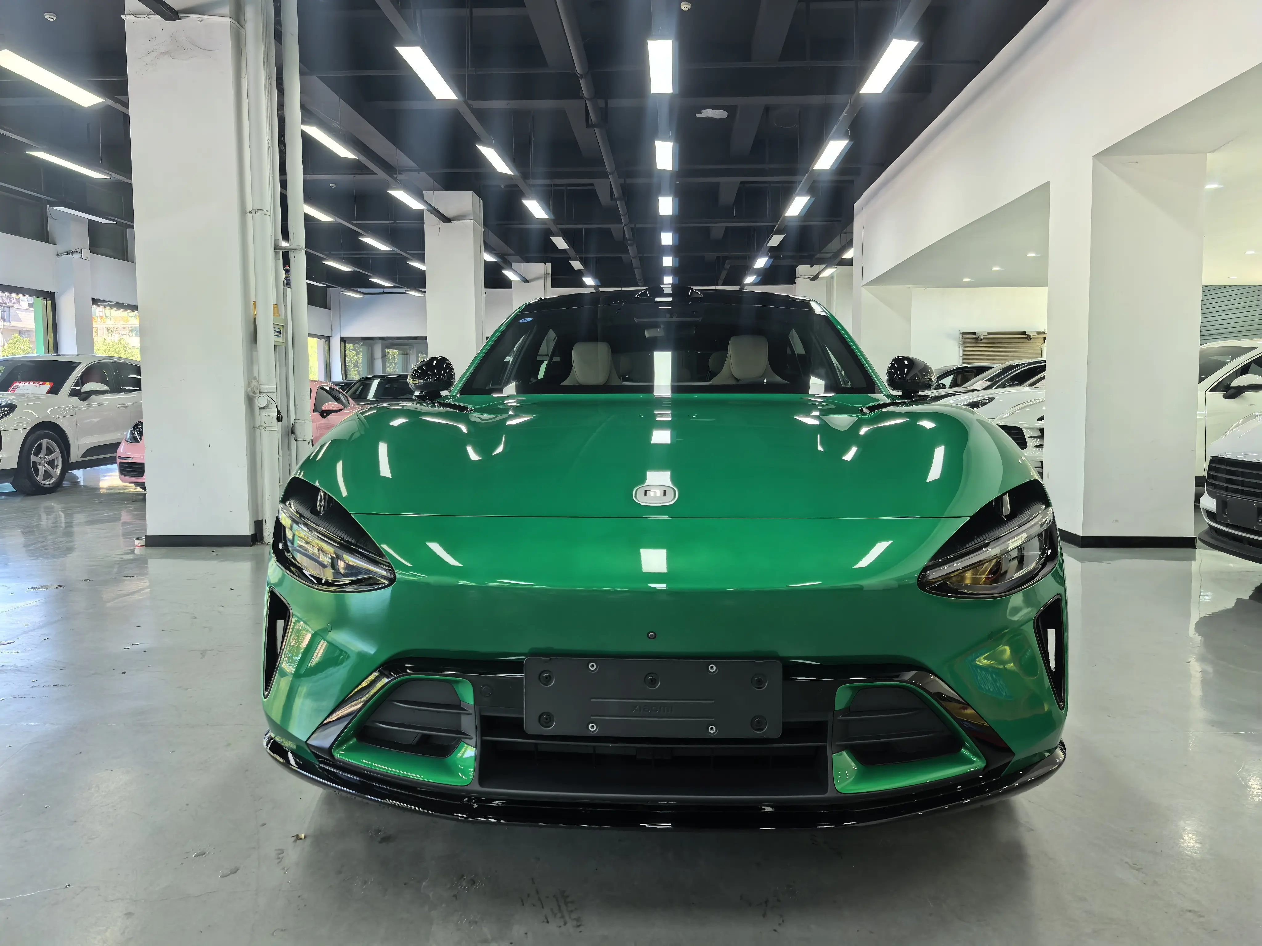 Xiaomi car Xiaomi YU7  из Китая