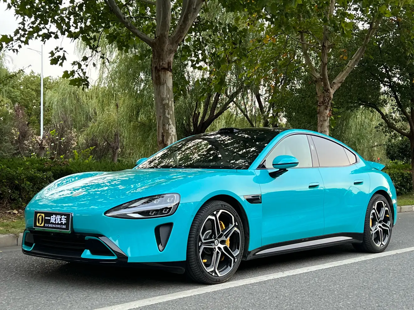 Xiaomi car Xiaomi SU7  из Китая