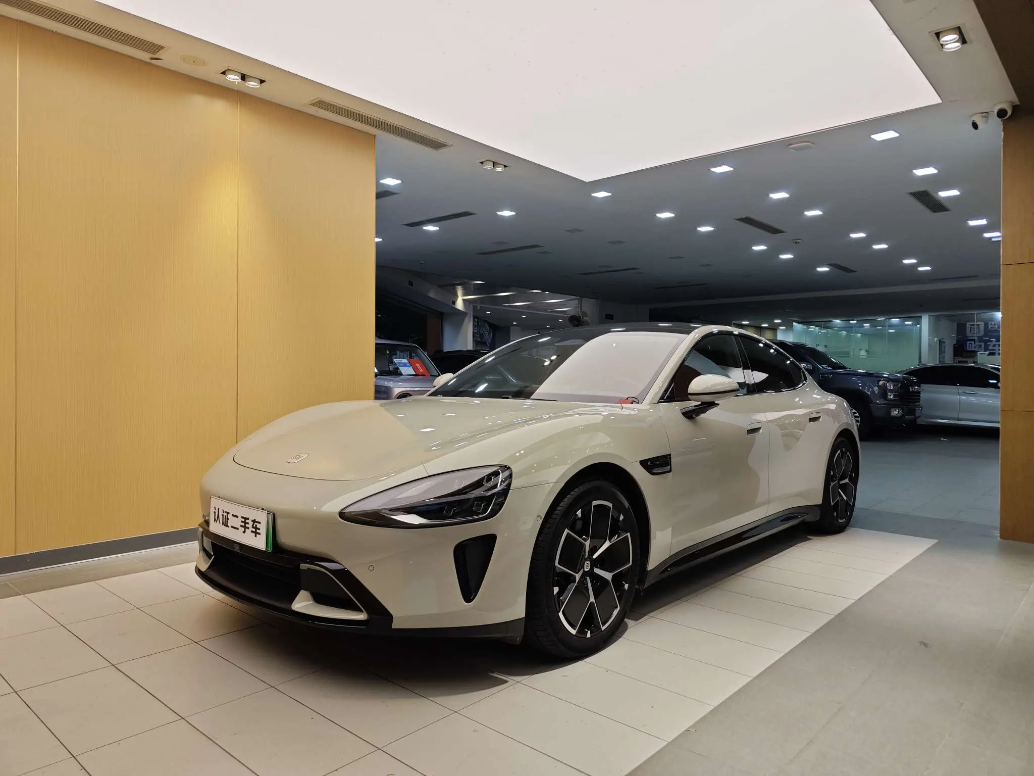 Xiaomi car Xiaomi SU7  из Китая