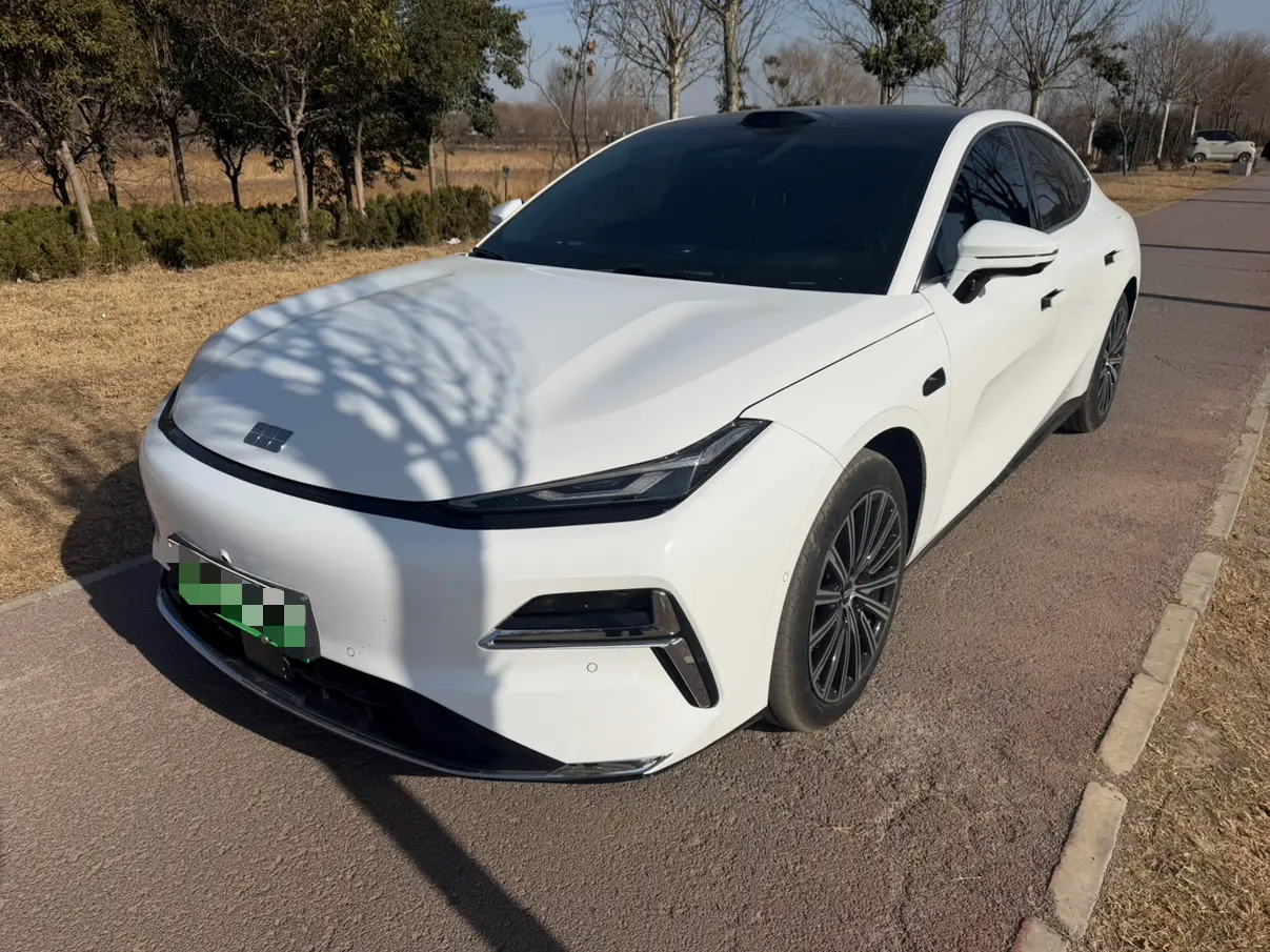 Geely Galaxy Star 8 PHEV  из Китая