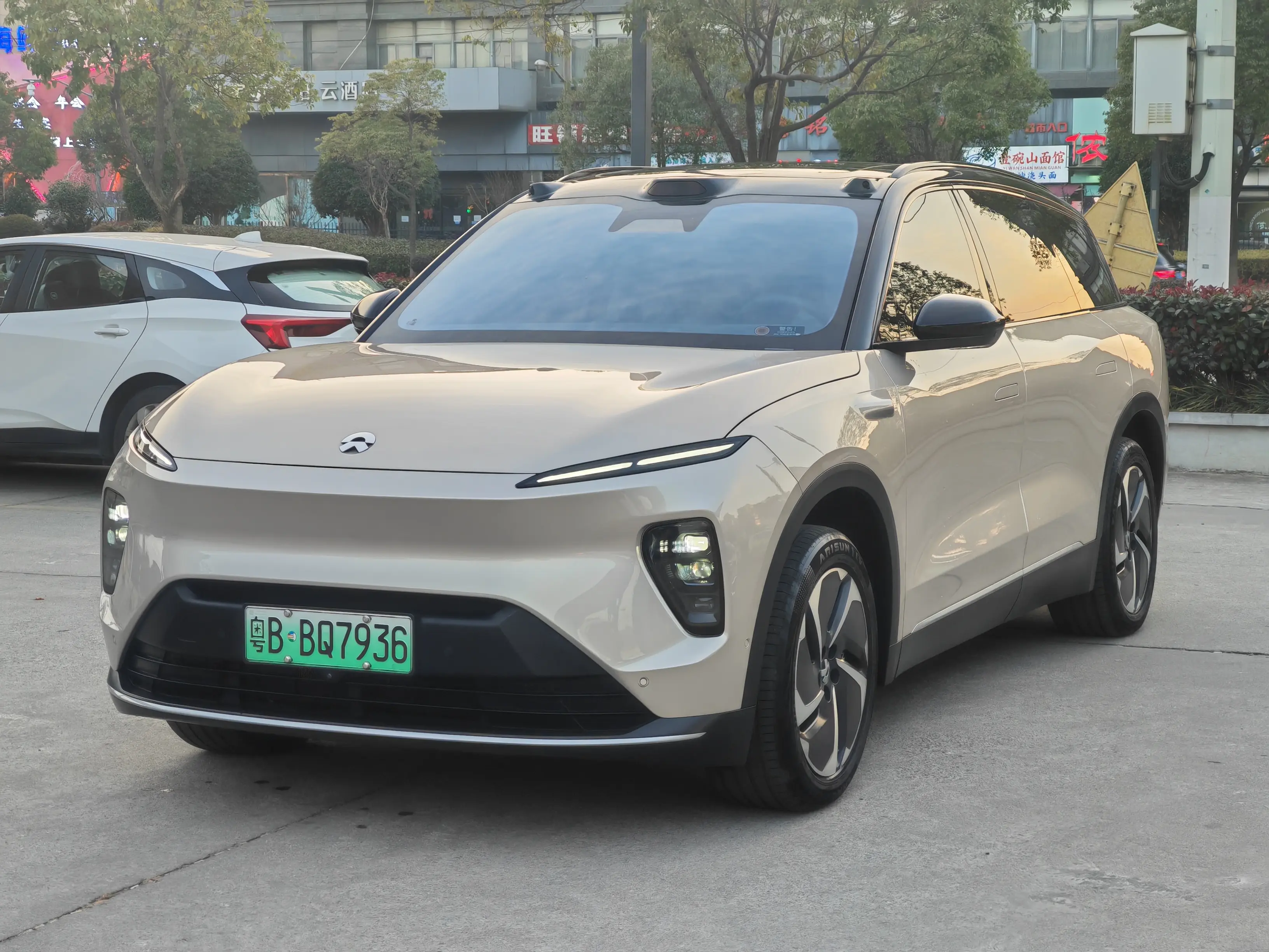 NIO ES8  из Китая