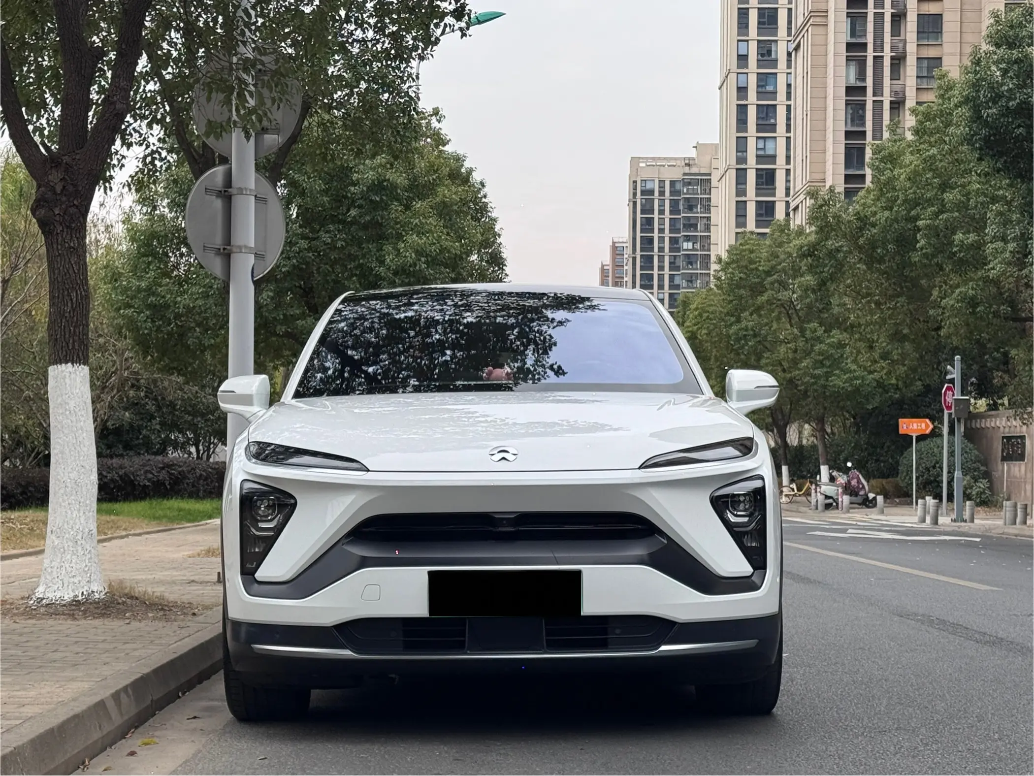NIO EC6  из Китая