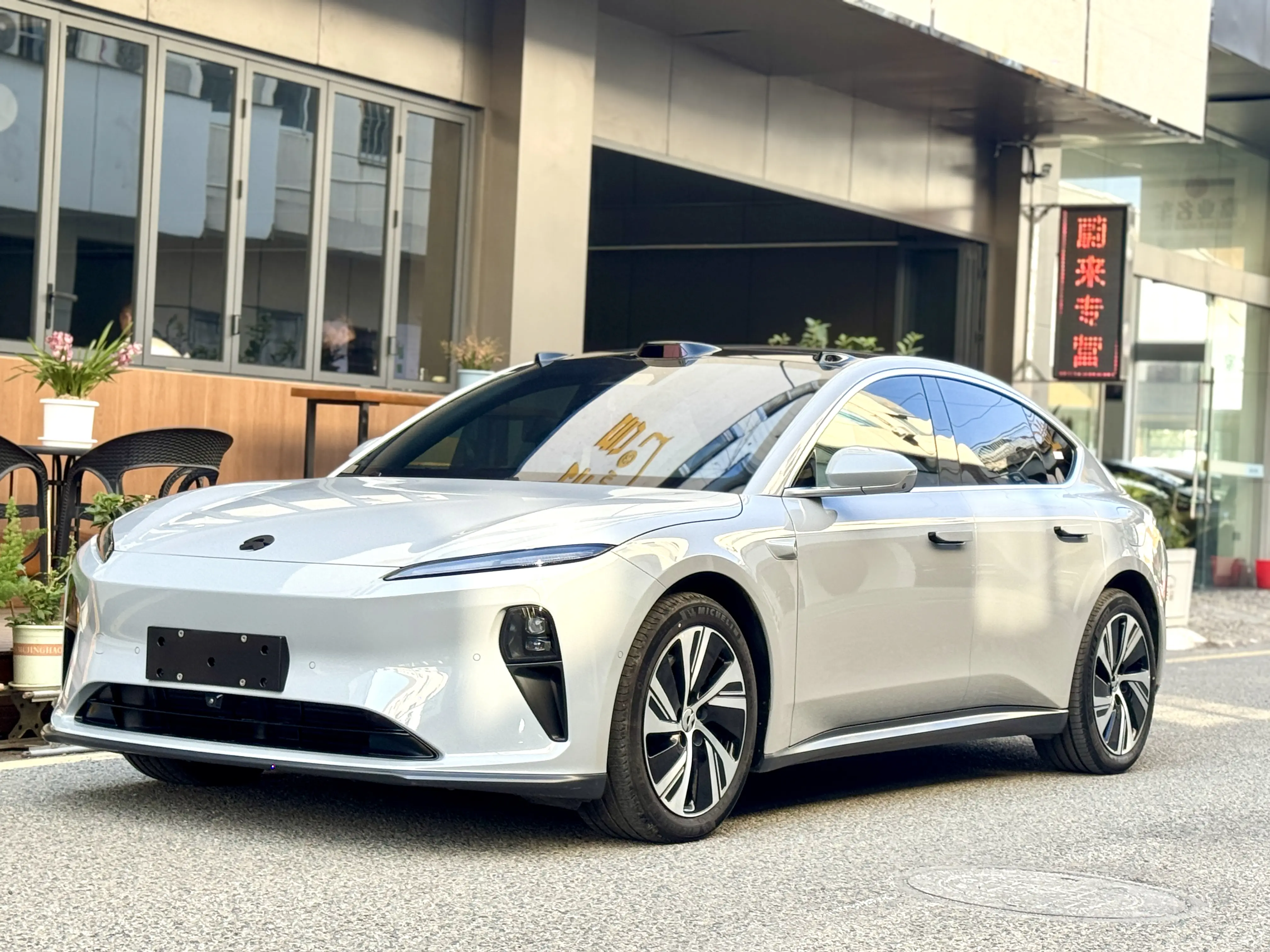 NIO ET5  из Китая