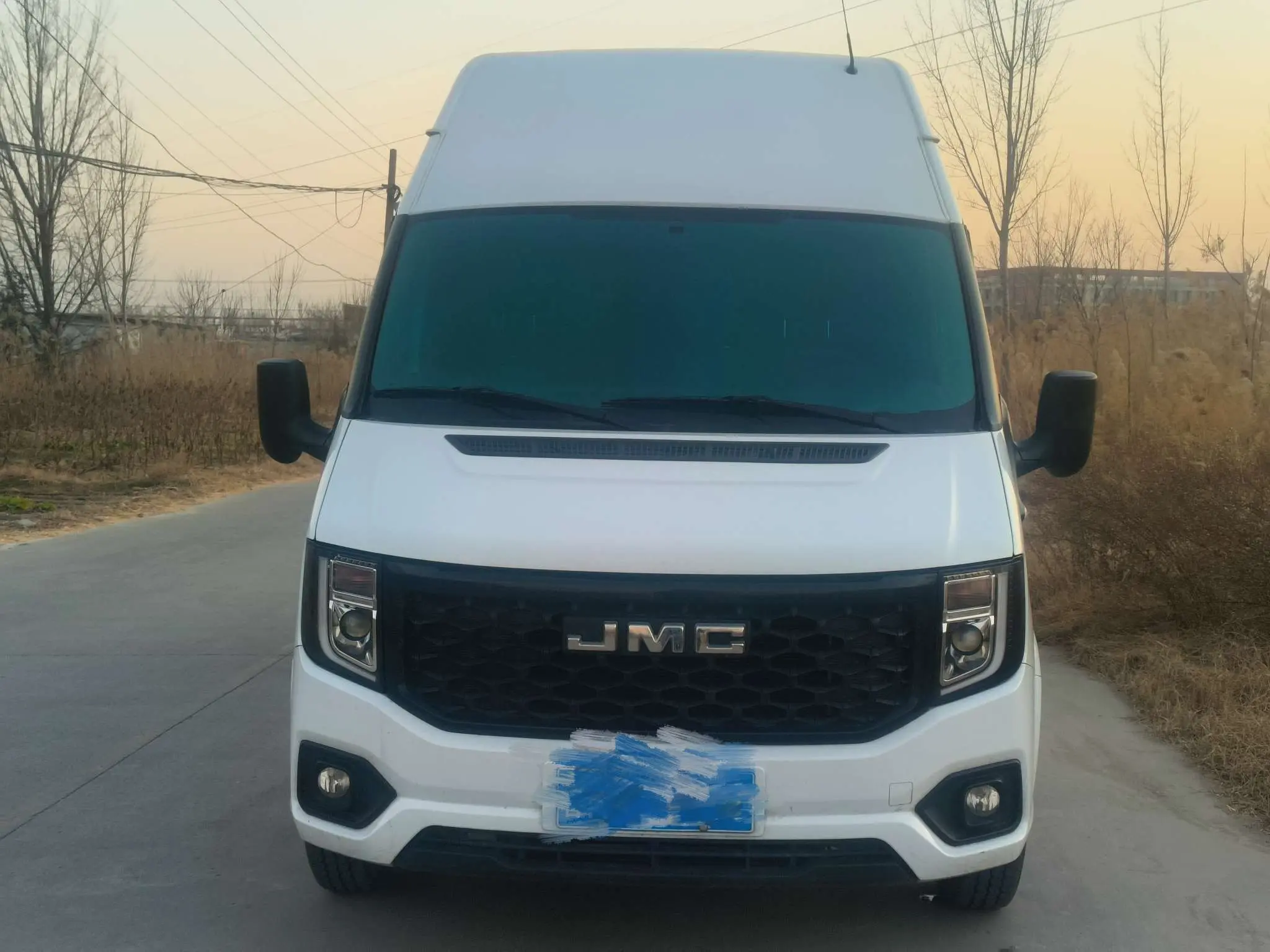 Jiangling Fushun  из Китая