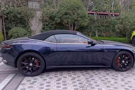 Aston Martin DB11  из Китая