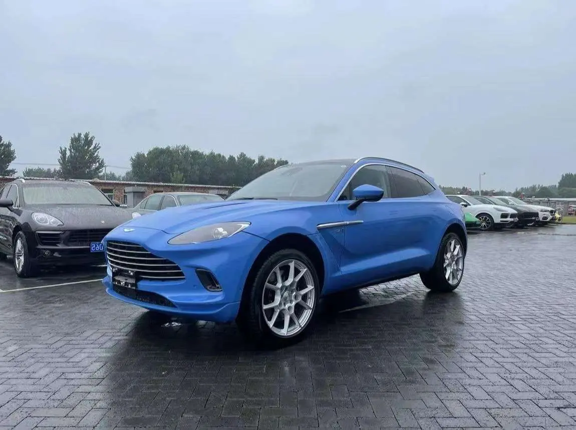 Aston Martin DBX  из Китая