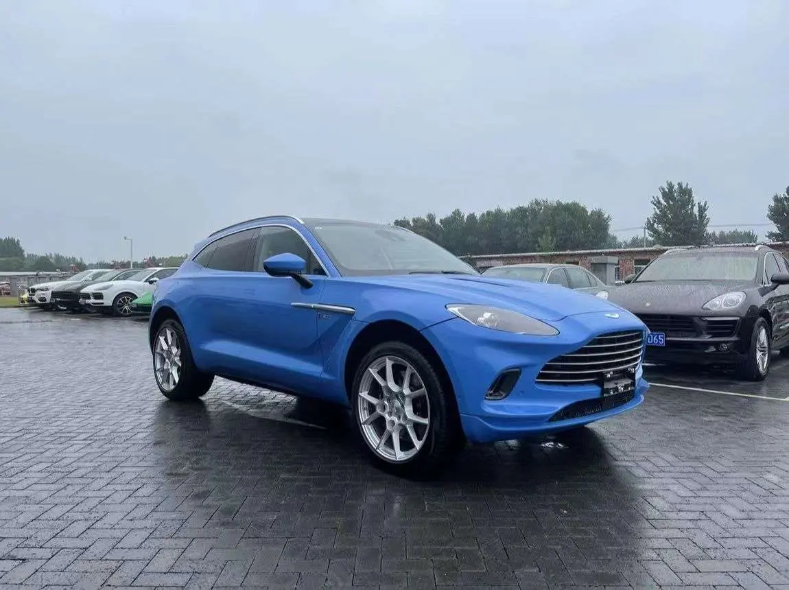 Aston Martin DBX  из Китая