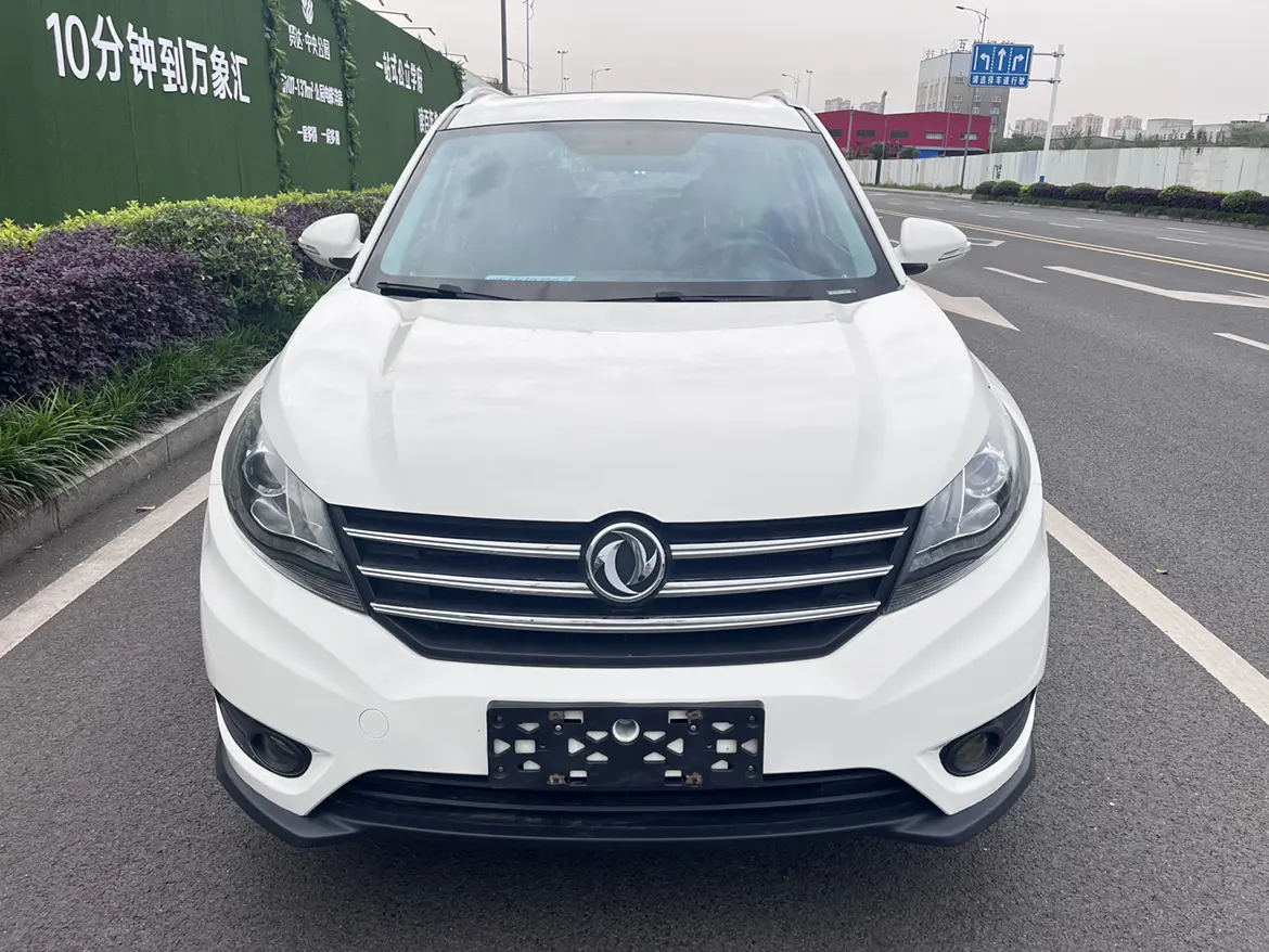 Dongfeng Fengon 580  из Китая