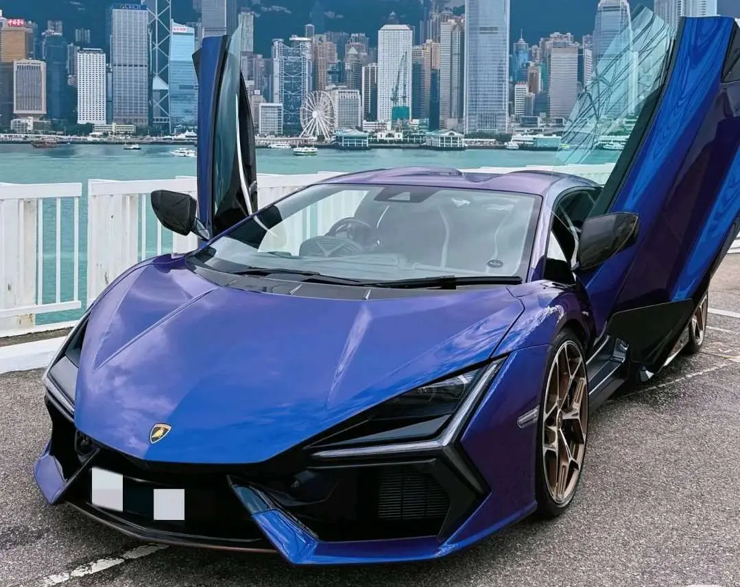 Lamborghini Revuelto  из Китая