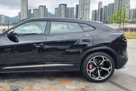 Lamborghini Urus  из Китая