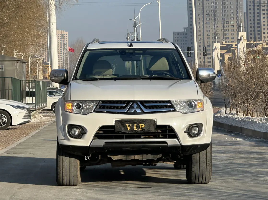 Mitsubishi Pajero Jinchang  из Китая