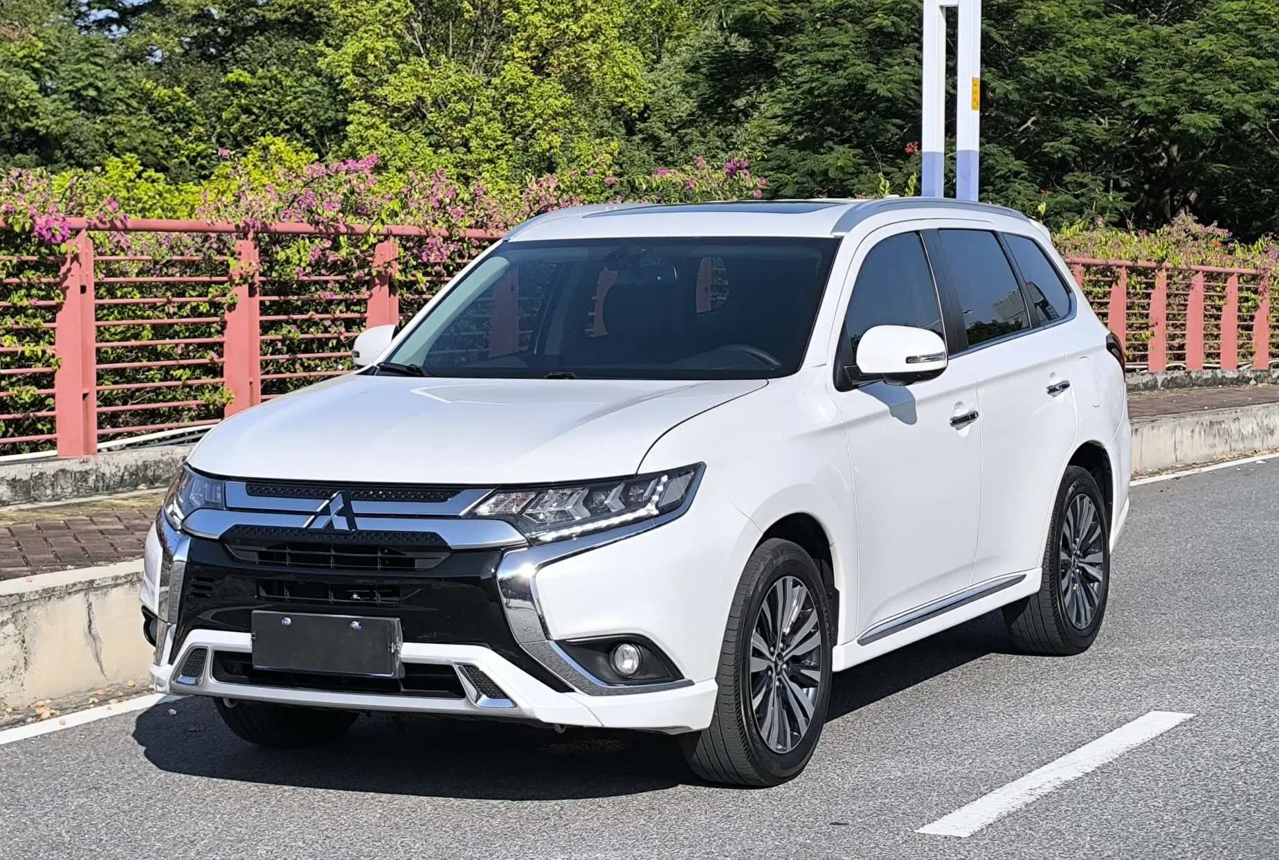 Mitsubishi Outlander  из Китая