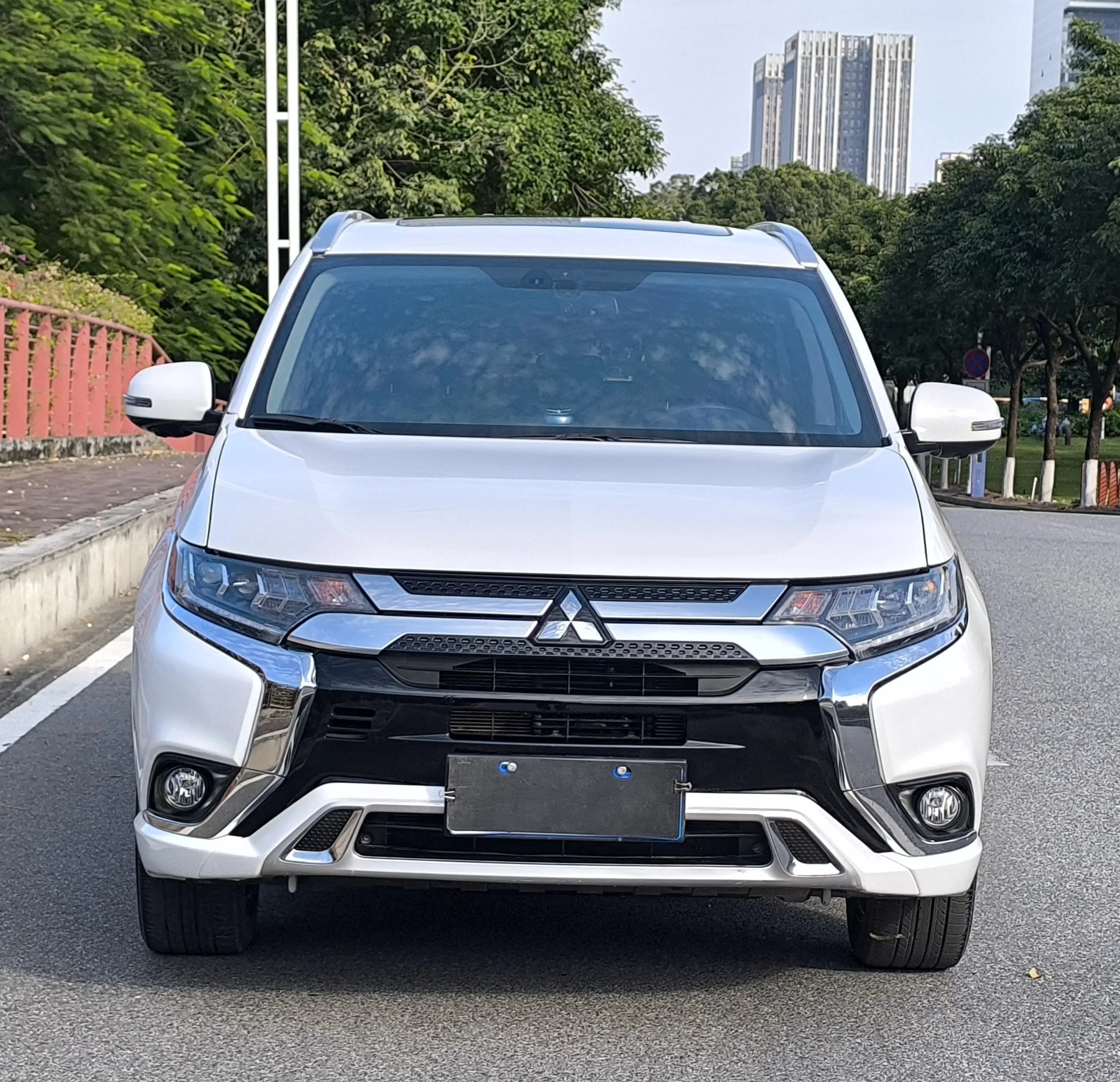 Mitsubishi Outlander  из Китая