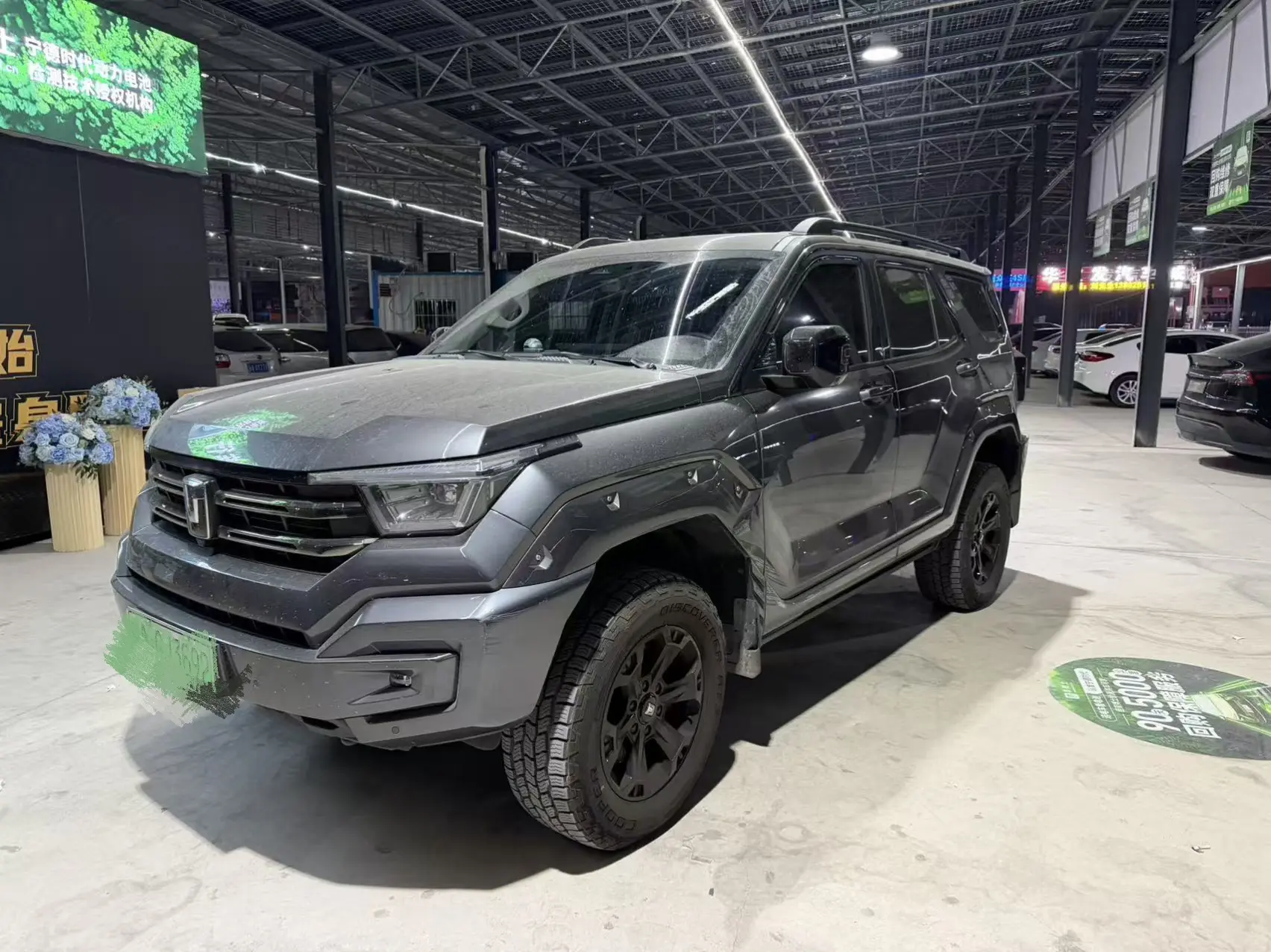 Tank 400 Hi4-T  из Китая