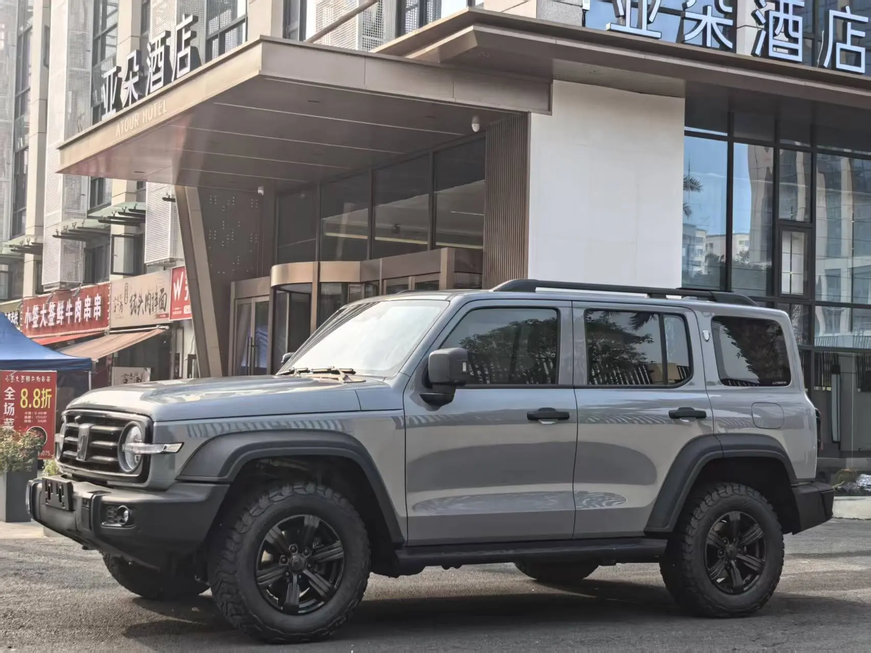 Tank 300  из Китая