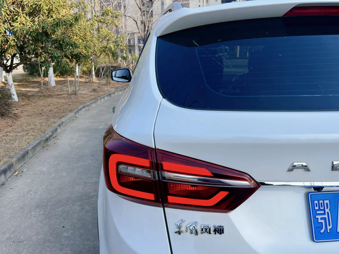 Dongfeng Fengshen AX7  из Китая