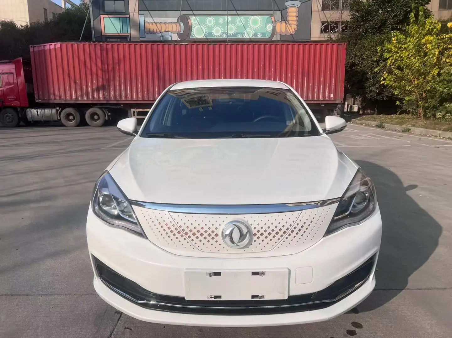 Dongfeng Fengshen E70  из Китая